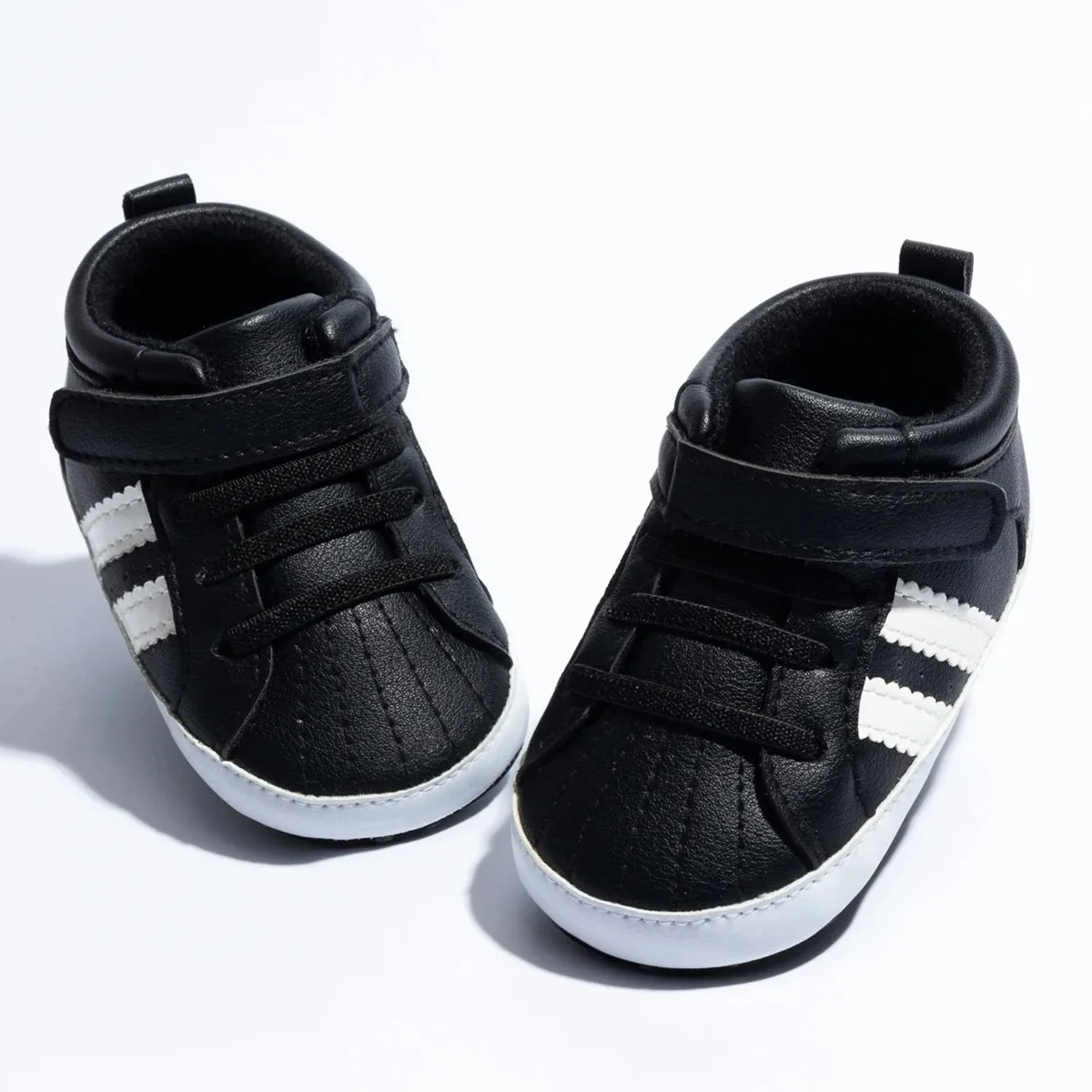 Sapatos esportivos clássicos para bebê menino e menina, sola macia, couro PU, antiderrapante, First Walker Crib, tênis casuais