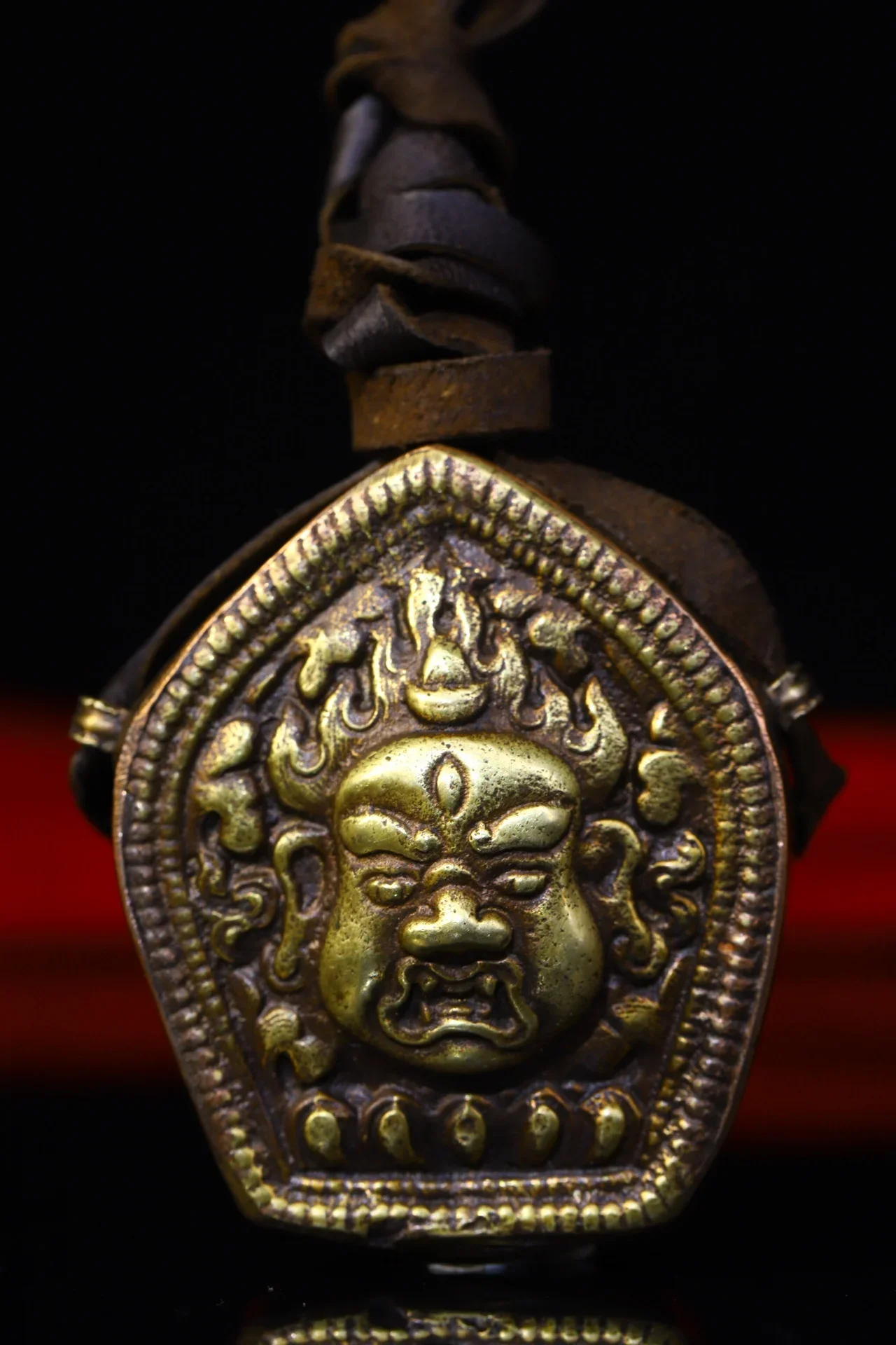 

2"Tibetan Temple Collection Old Bronze Cinnabar Mahakala Buddha Head Gawu Box Buddhist Niche Pendant Amulet Dharma Worship Hall