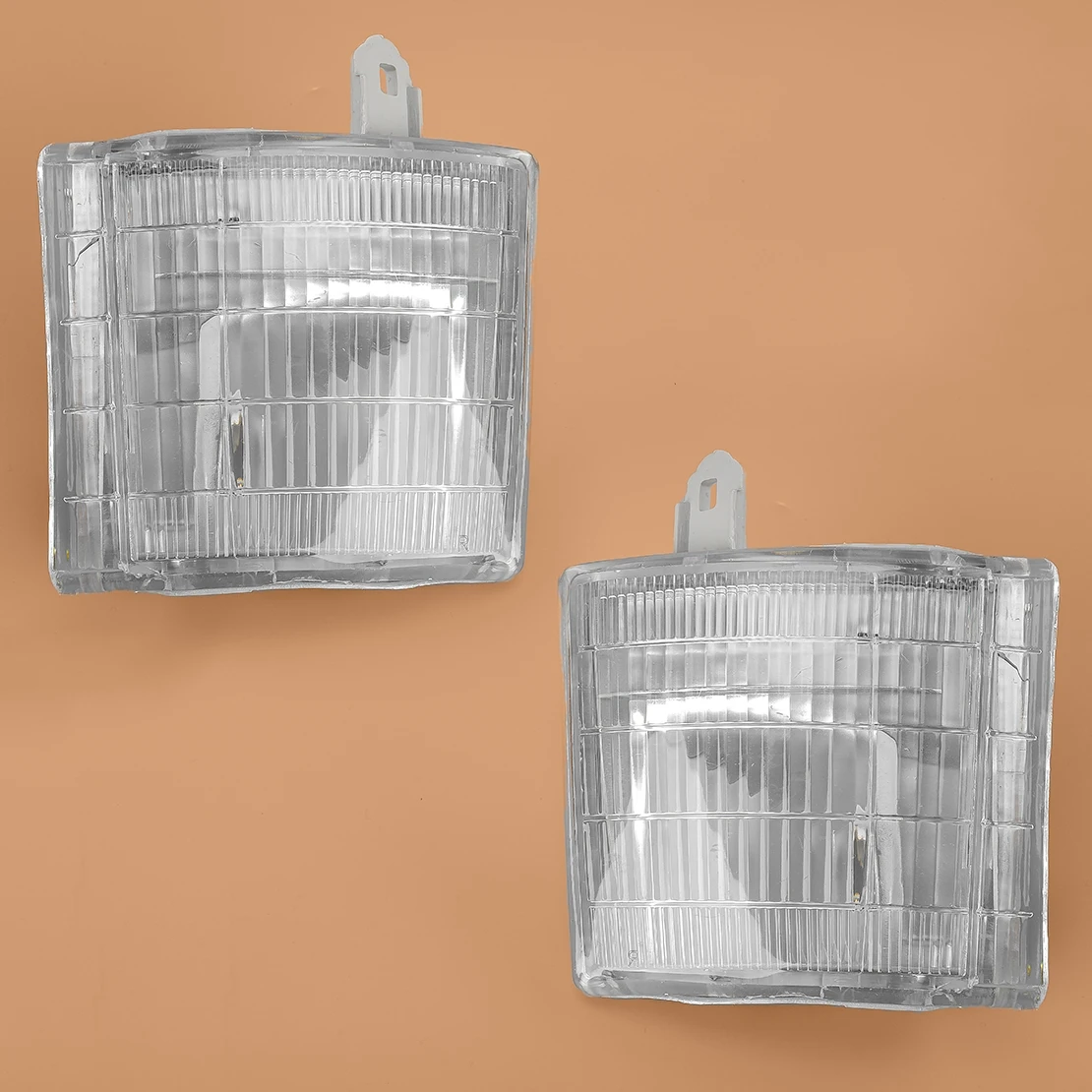 

1 Pair Front Side Corner Clearance Light Lamp Housings Covers Fit for Mitsubishi Fuso FE FG 2004 2003 2002 2001 2000 1999-1995