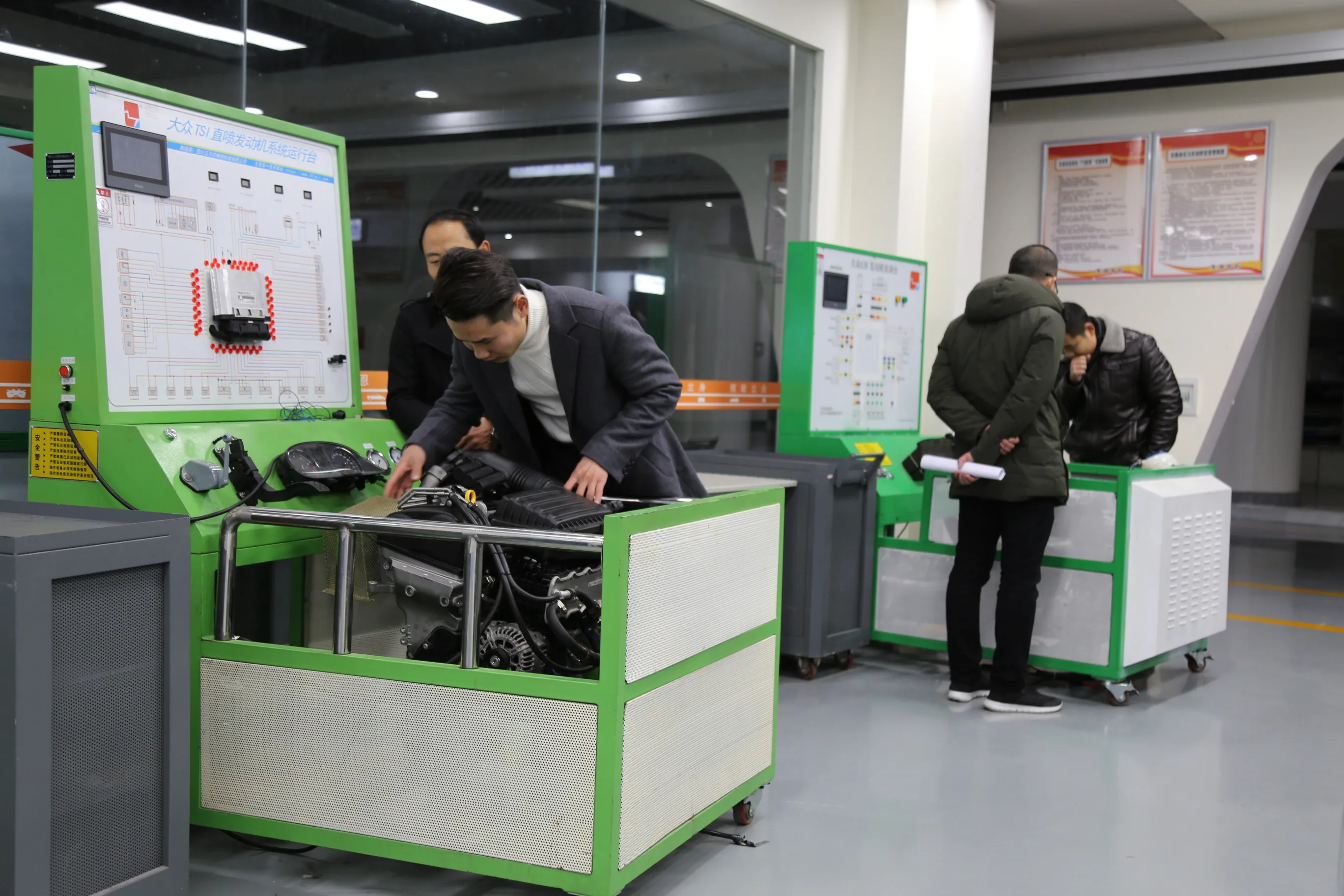 Electric Vehicle Driving System Training Platform Vocational Education Equipment for School - view 2