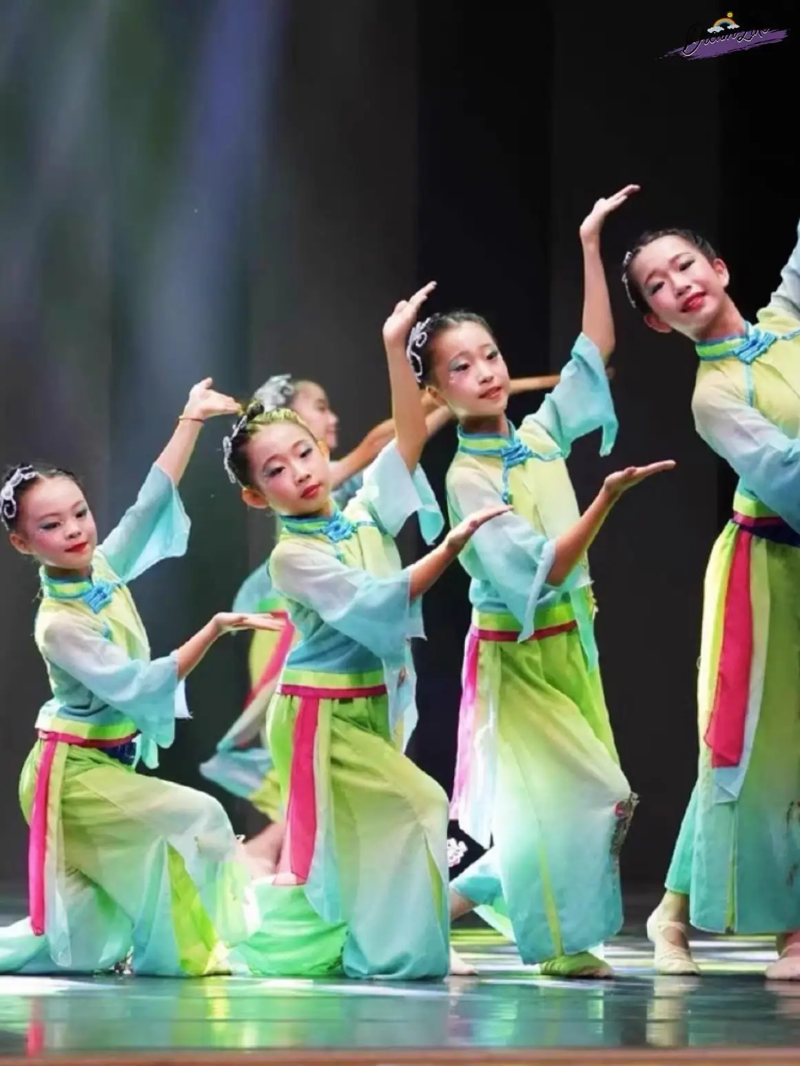 

Classical Dance Performance Props Wooden Stool Real Wood Small Stool White Bowl Tea Good Dance Costume Rice Crop Dance