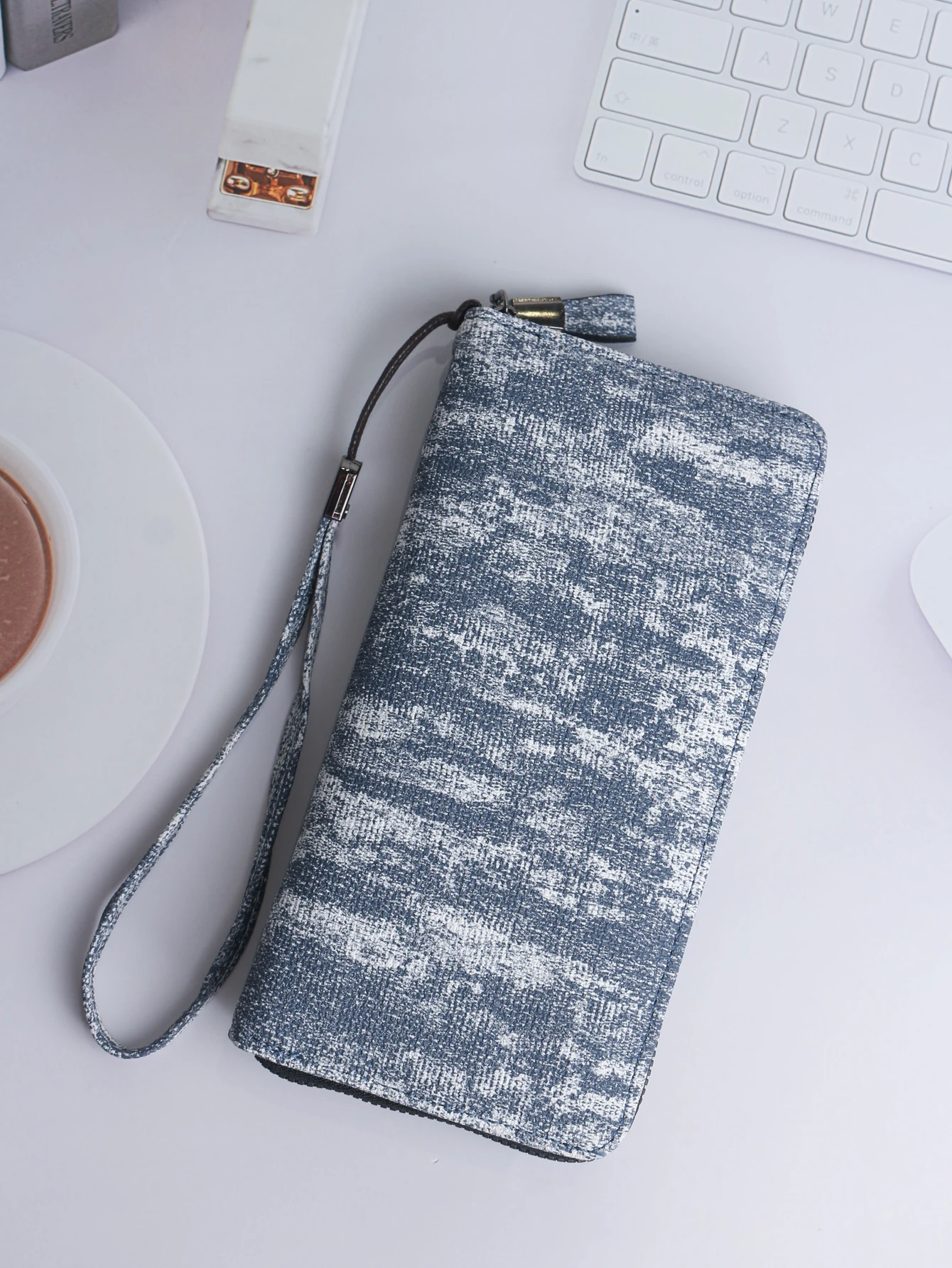 Stylish Minimalist Denim Texture PU Long Wallet with Wrist Strap | High-Quality Fashionable Everyday Accessory Gift For Men