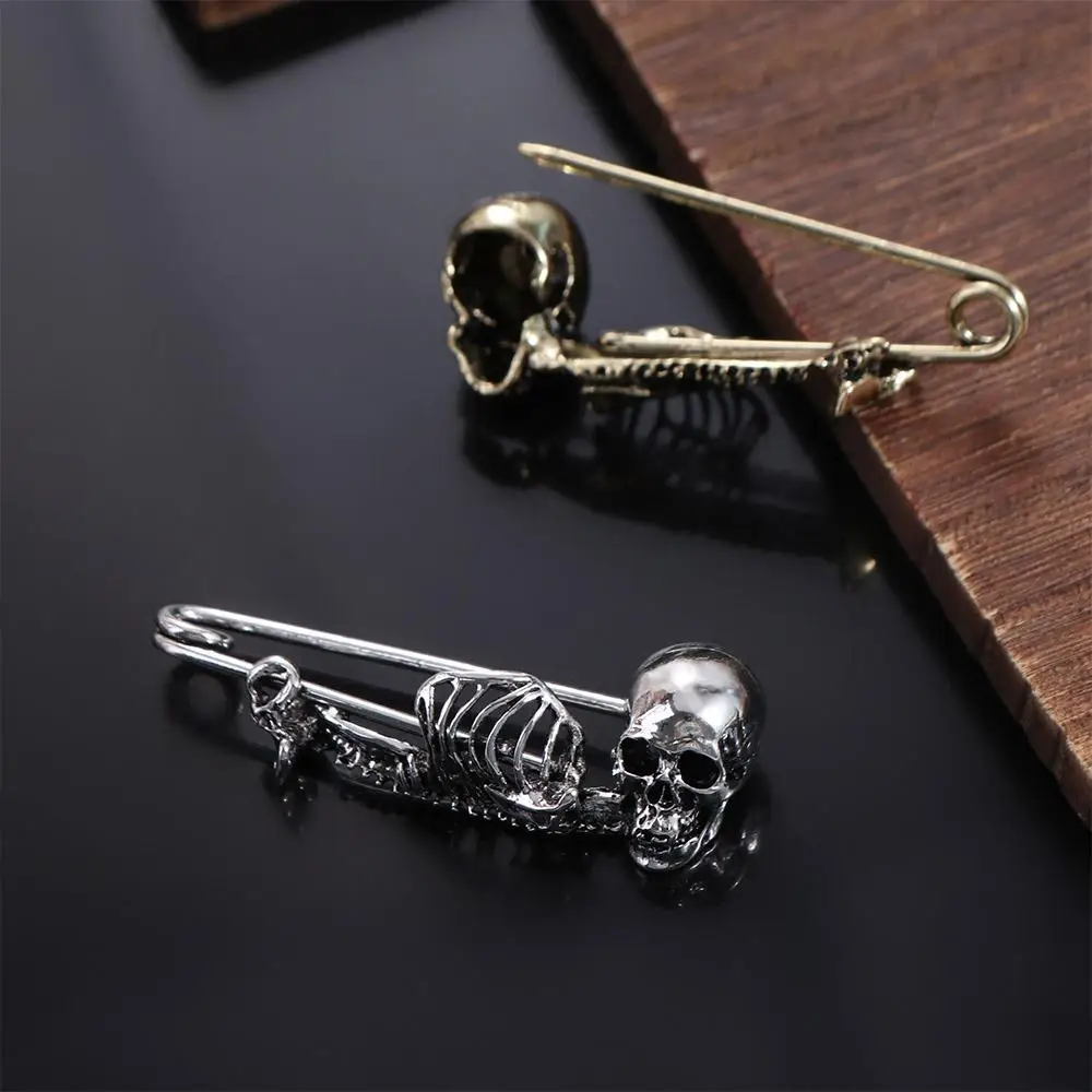 Vintage Halloween Skeleton Brooch Punk Style Personality Retro Skull Pin Spooky Safety Gothic Skull Badge Lapel Pin Men