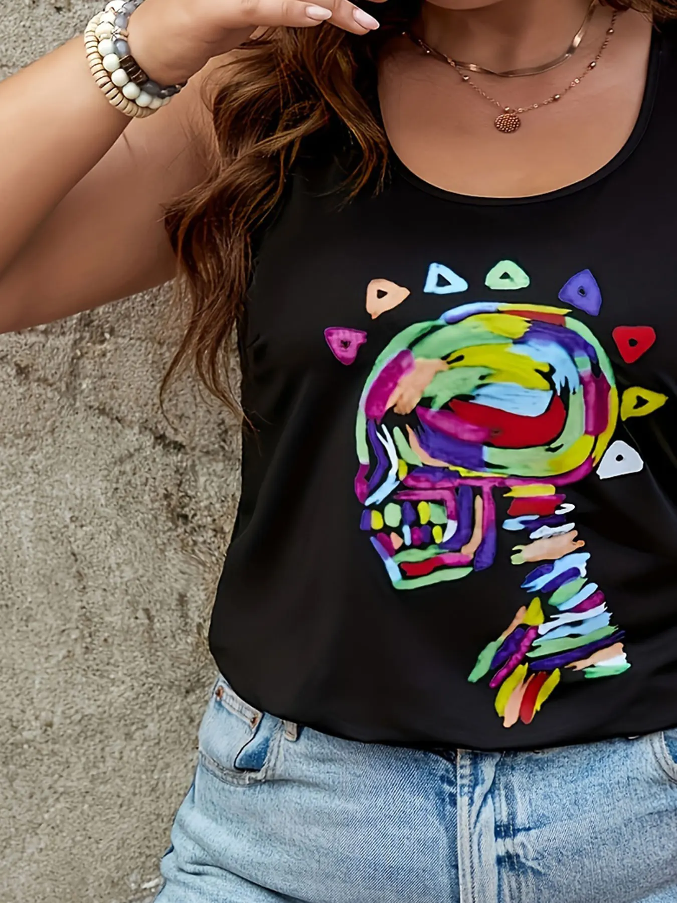 قميص نسائي بدون أكمام مقاس كبير أسود كاجوال صيفي بدون أكمام مع طباعة جرافيك كرتونية ملونة ورقبة دائرية آلة اشا