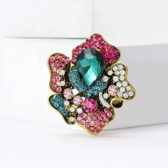 Luxury Large Crystal Flower Brooch Women's Coat Needled Fashion Casual Party Clothing Hat Accessories Banquet Everyday Jewelry