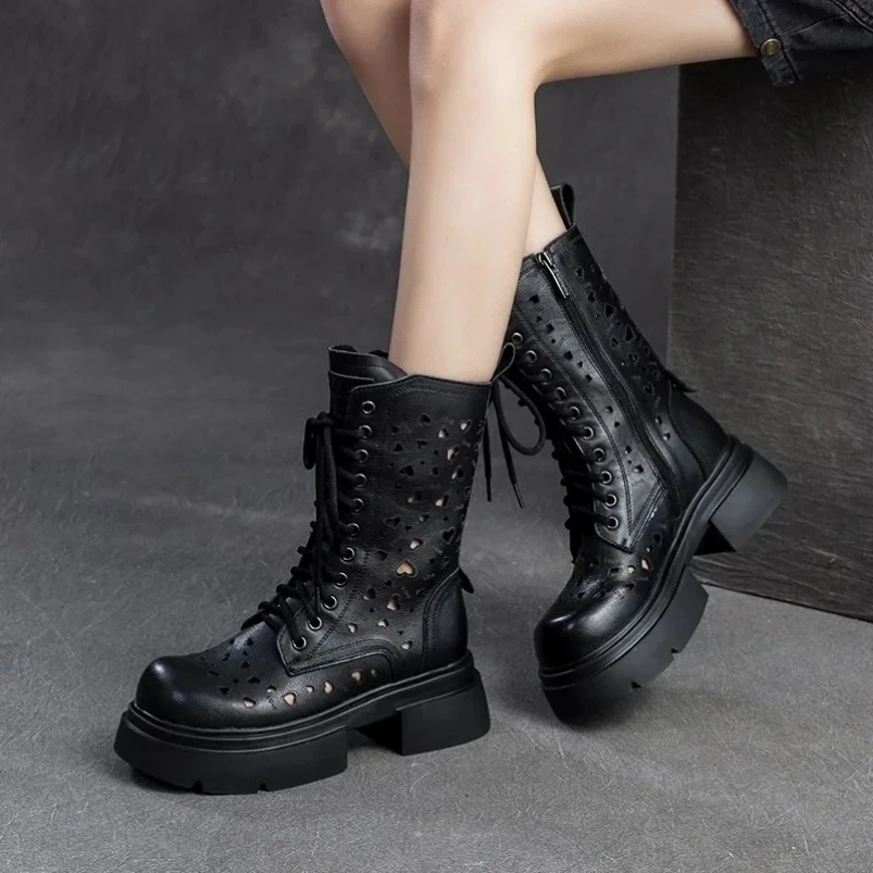 

2025 5,5 см сандалии из натуральной кожи, полые ботильоны, мотоциклетные ботинки из натуральной кожи, женские мокасины с дымоходом, модная летняя обувь