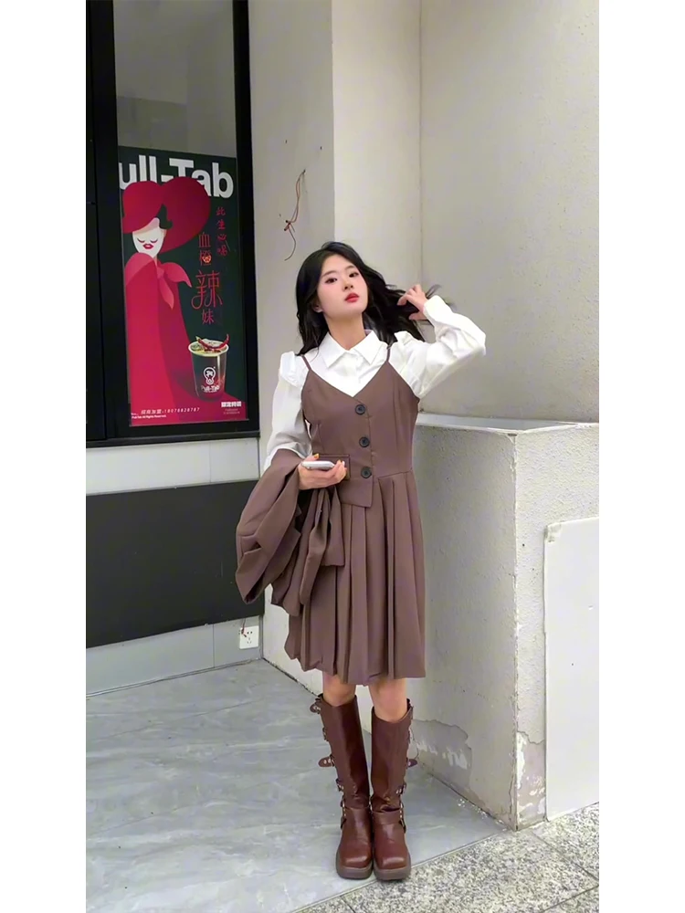 

Корейский женский деловой костюм-тройка (пиджак, рубашка и брюки) для осени 2025 года в университетском стиле