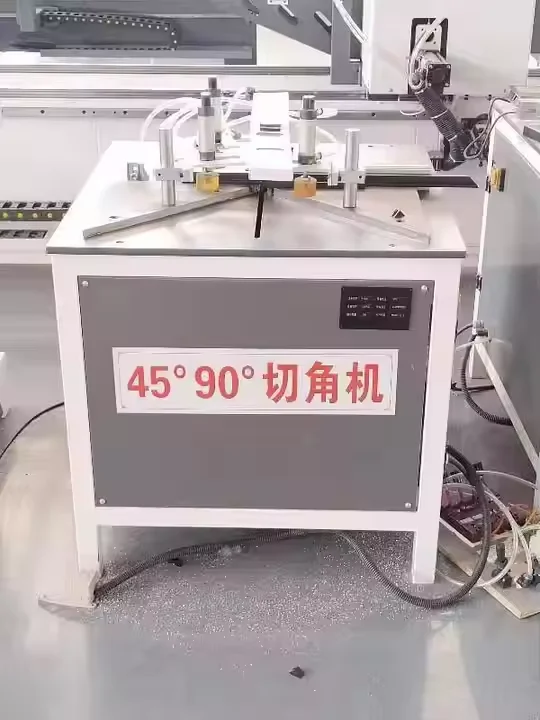 Window aluminum 45 degree and 90 degree frame cutting saw angle