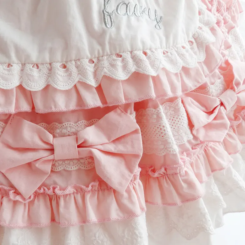 Rosa Peter-Pan-Kragen Langarm-Kinder-Lolita-Kleid mit Spitzenschürze, Stickerei, Rüschenrock und großer Schleife, Süßes Prinzessinnen-Outfit für Kinder – Detail 2