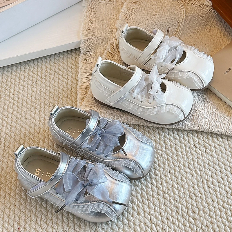 

Girls Dance Shoes with Sweet Lace Cute Kids Flat Shoes Soild Color Versatile 2026 New Fashion Children Princess Shoes Soft Sole