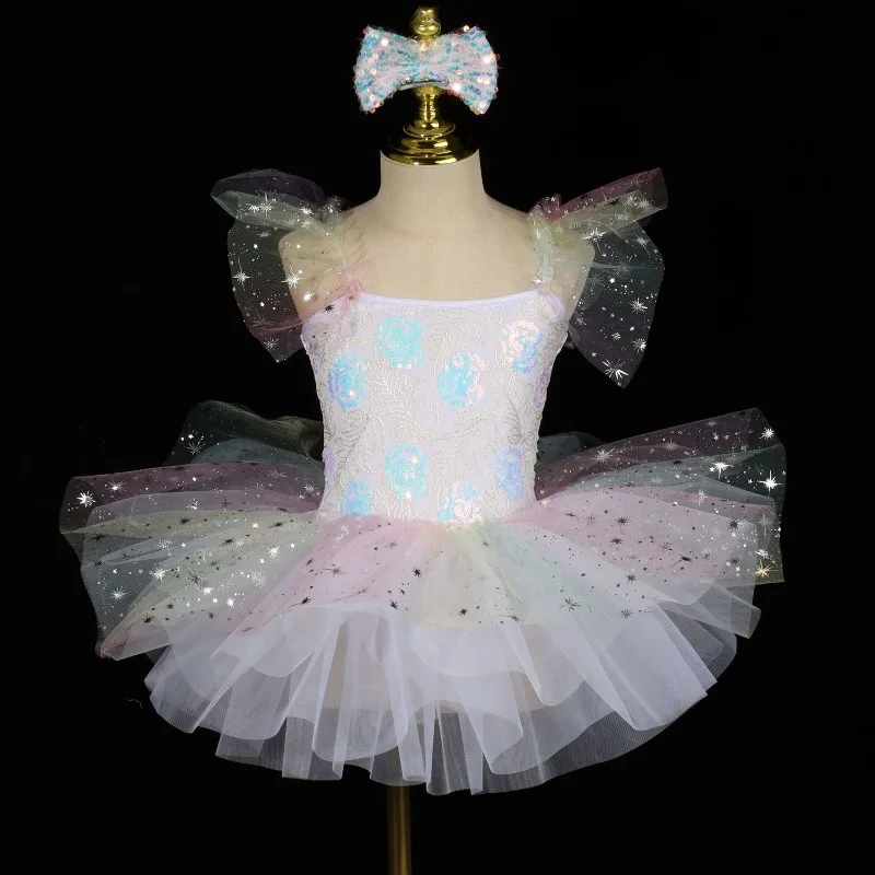 子供用のかわいいプリンセスドレス、パフスリーブのガーゼスカートとスパンコール付き、パフォーマンスや幼稚園のプリンセスコスチュームに最適