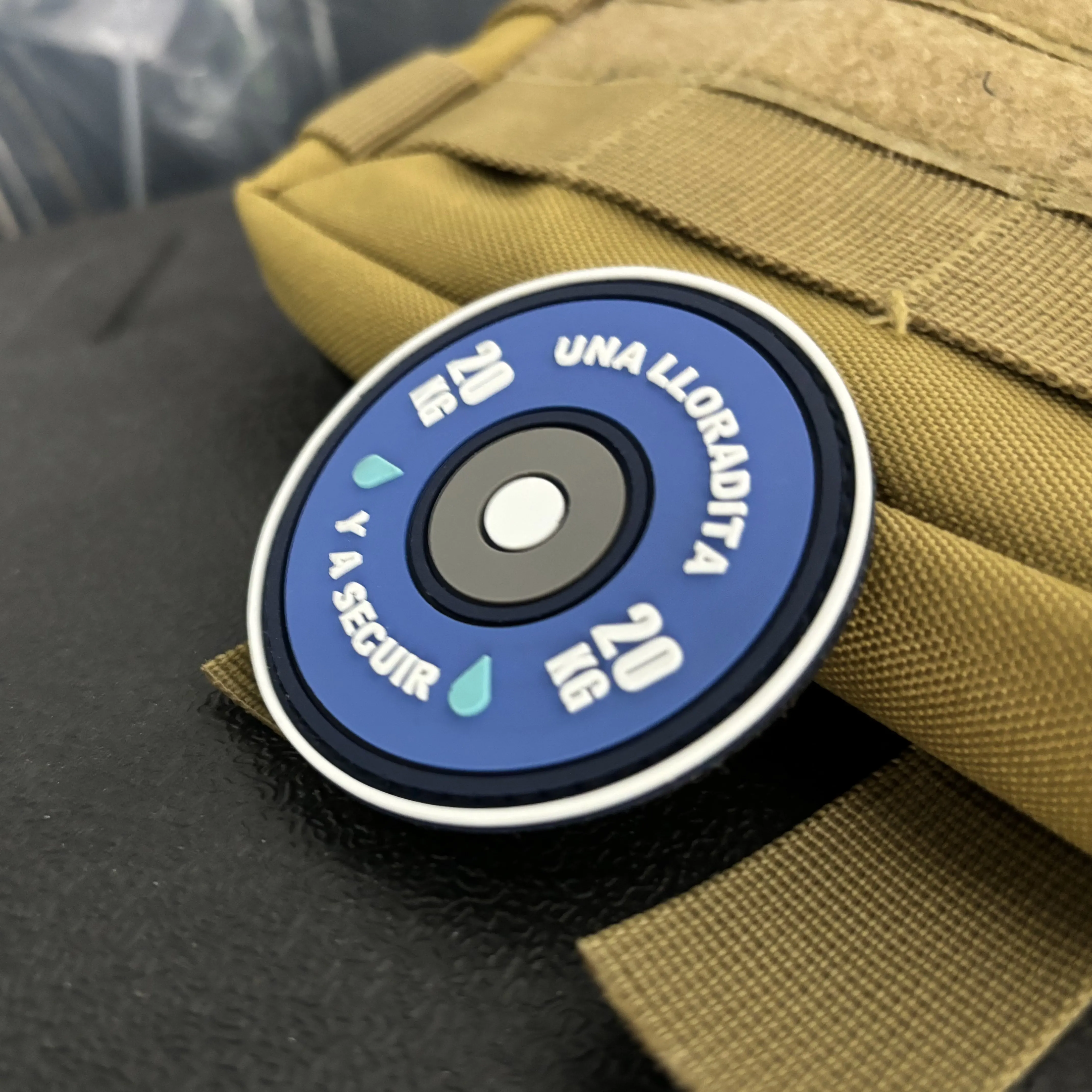 20kg Barbell Plate PVC Patch with Hook Loop Weight Plate Tactical Patches Funny Morale Badge Fitness Enthusiast Backpack Sticker