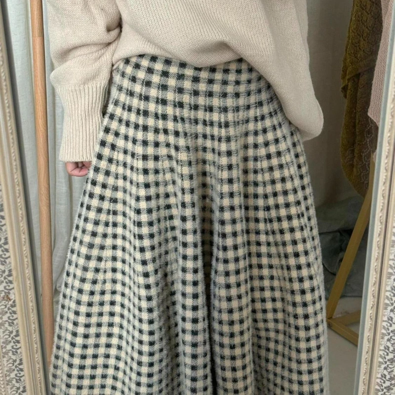 Autumn Winter New Tweed Thickened Plaid Vintage Maxi Skirt Korean Fashion Elegant High Waist A-Line Pleated Long Skirt for Women