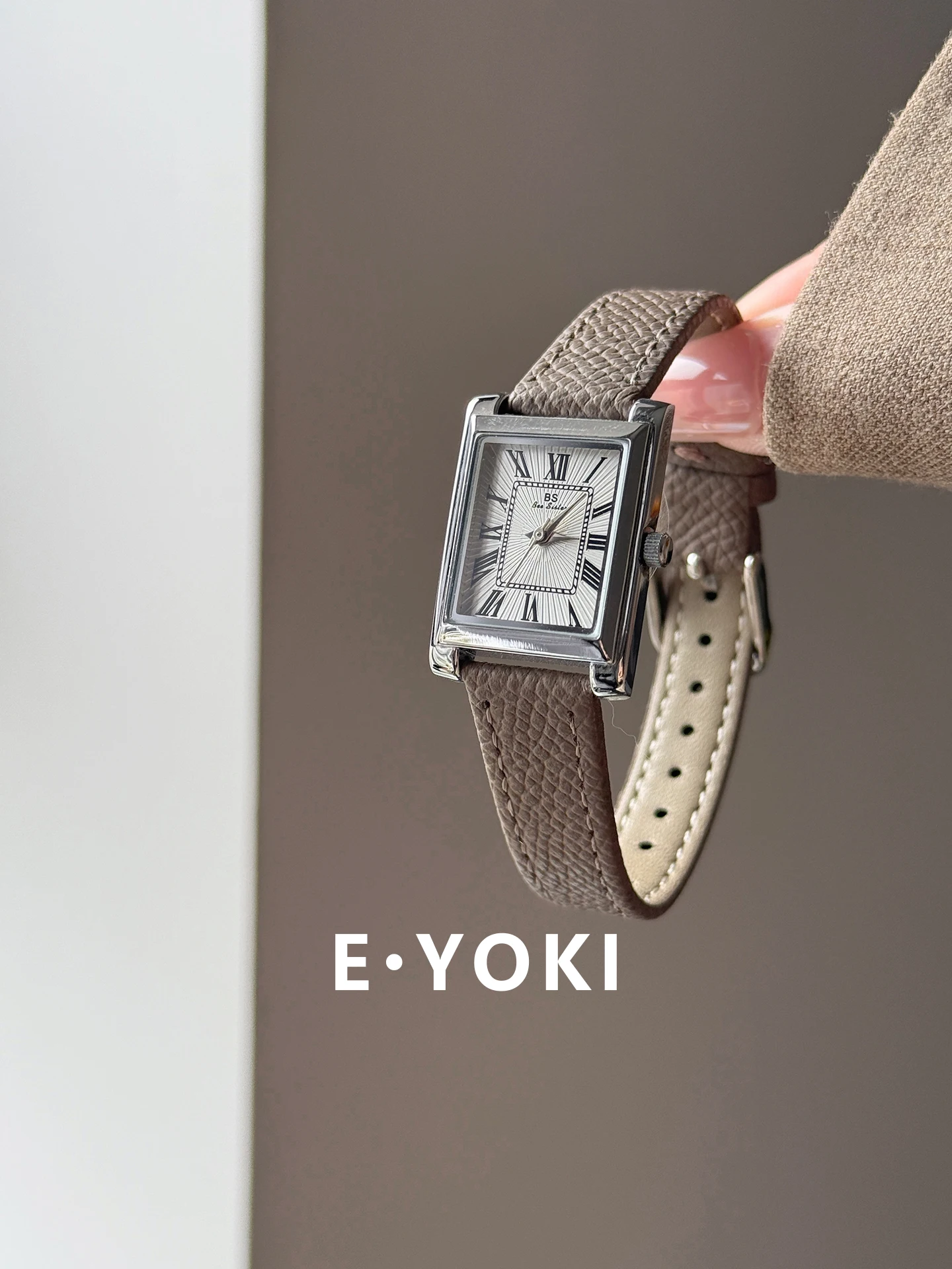 

Stylish Quartz Wristwatch, Grey Square Leather Strap, Women'S Watch, Retro Style, Versatile Quartz Watch, Suitable For Women.