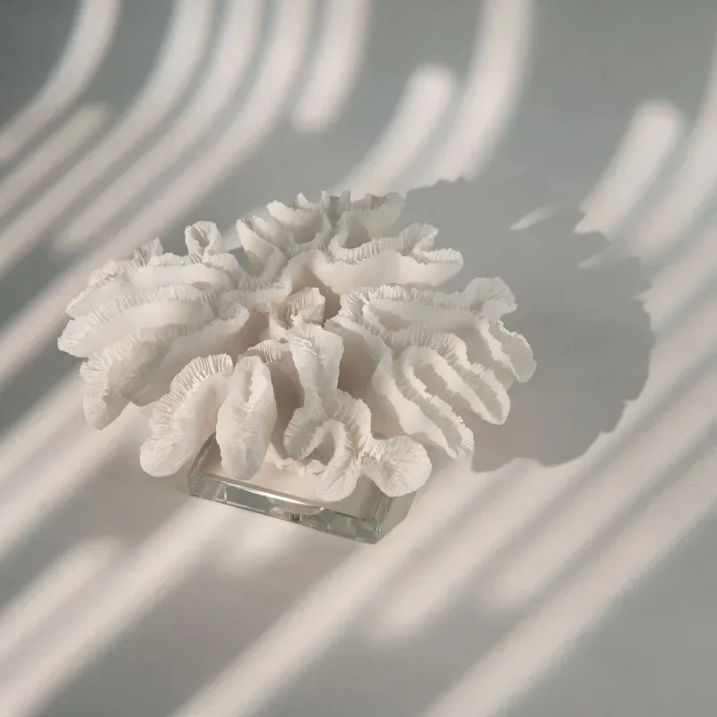 Creative Nordic Style Coral Shape Crafts Modern Pure White Resin Entrance Hall Ornaments Simple Luxury Art Home Decorations