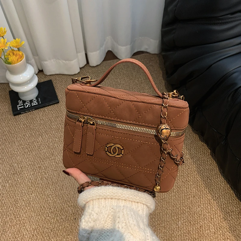 

Elegant Leather Vintage Clutch Mini Bag For Women Simple Casual Business Leisure Stylish Fashionable