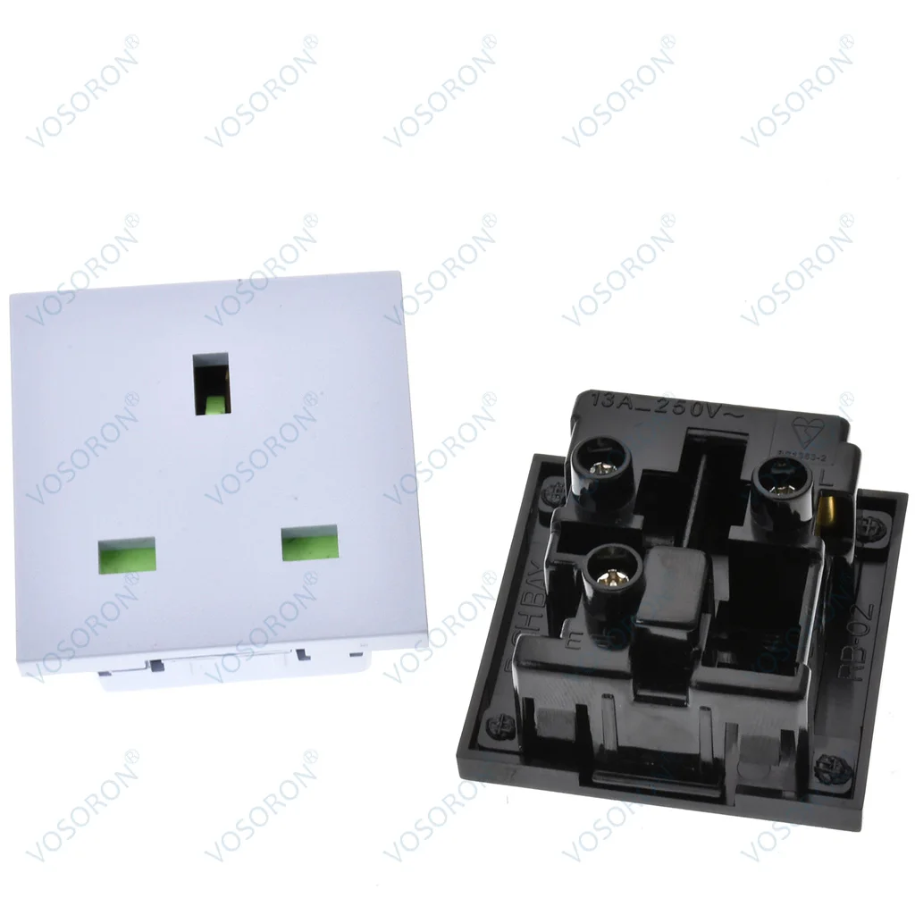 Snap In Embedded British Type- G BS 1363 13A Power Socket Outlet for Cabinet 50x50mm