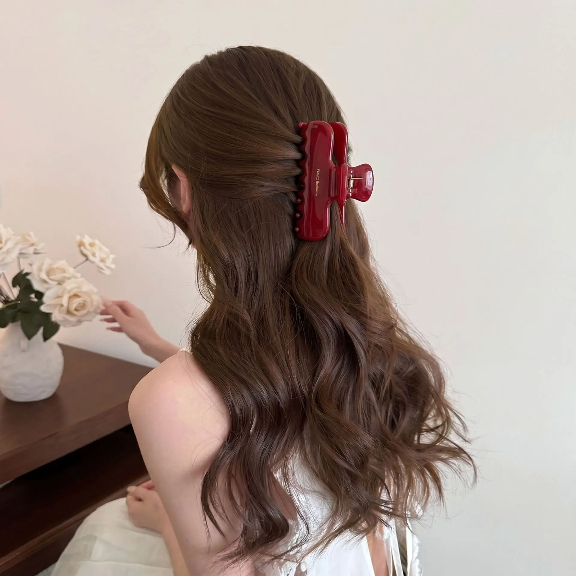 Korean Style Square Hair Clip, High-End and Elegant Large Shark Clip, for Women's Updo Hair Accessory.