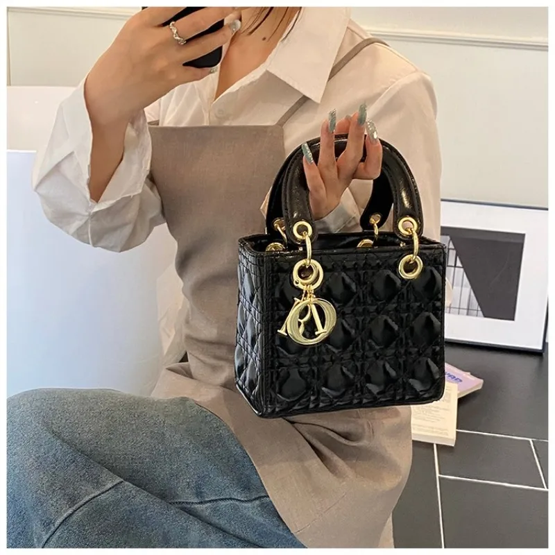 

Ladylike Mini Female Bag Handbag Opulent Portable Evening Clutch Petite Chic Design For Glamorous Women​