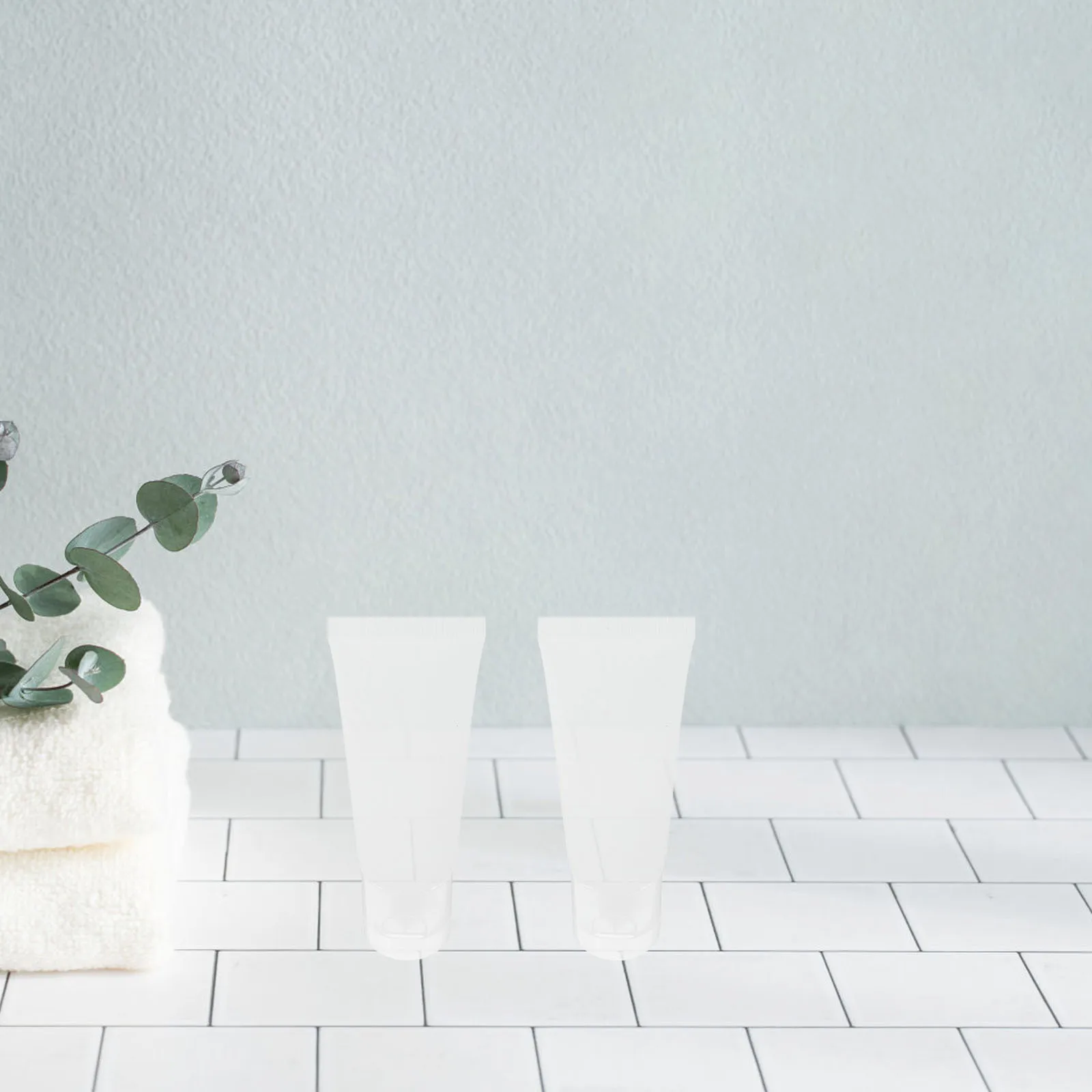 

20pcs Refillable Lotion Bottles Travel Size Empty Cream Tubes Flip Cap Mini Foundation Squeeze Bottles For Shampoo Toothpaste