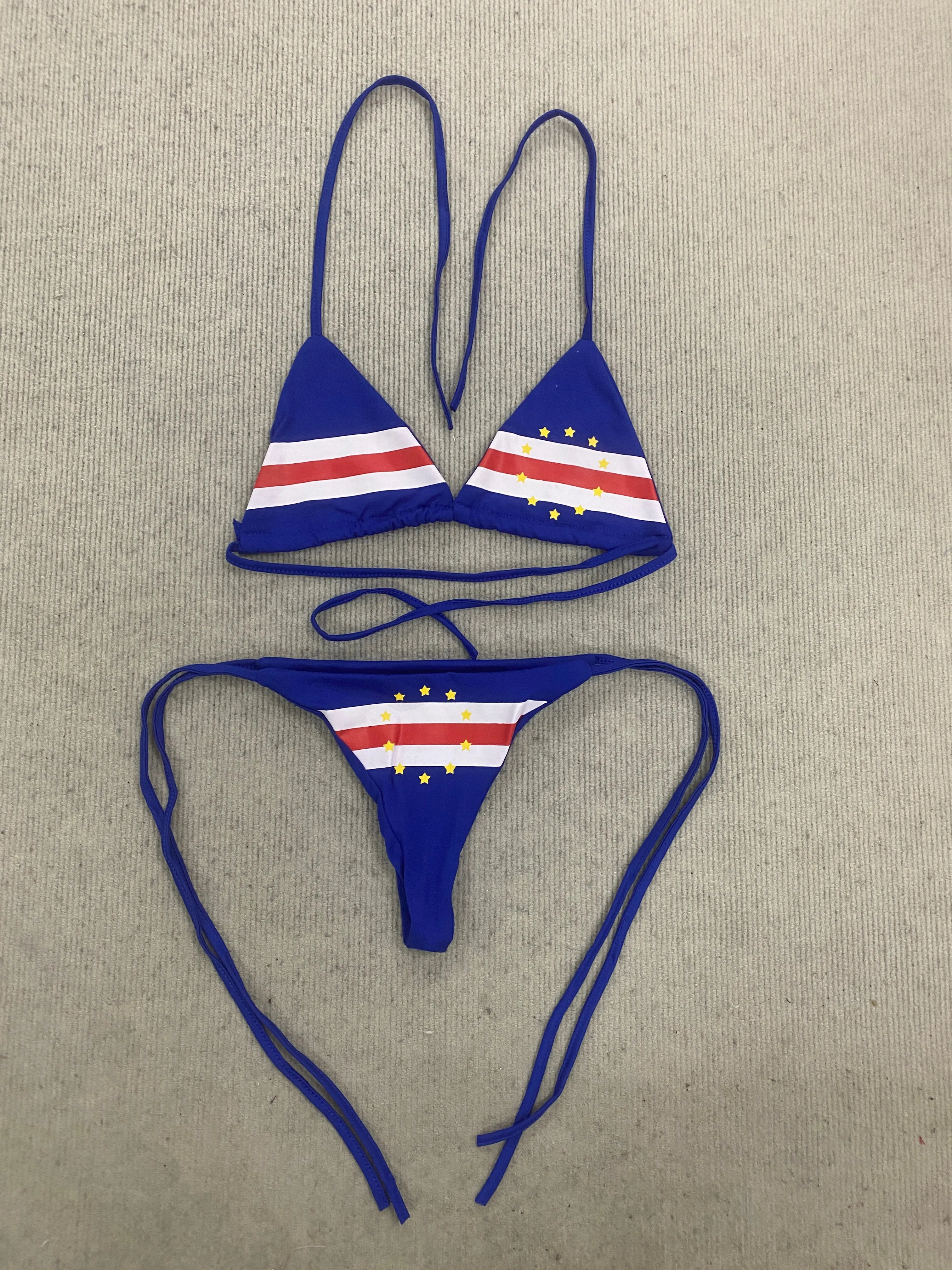 Cape-Verde-Flaggen-Print Dreieck-Bikini-Set für Damen, dünner Bindebänder-Bikini, 2-teiliger Badeanzug, verstellbares Neckholder-Oberteil, Strand-, Pool- und Urlaubs-Badebekleidung – Detail 2