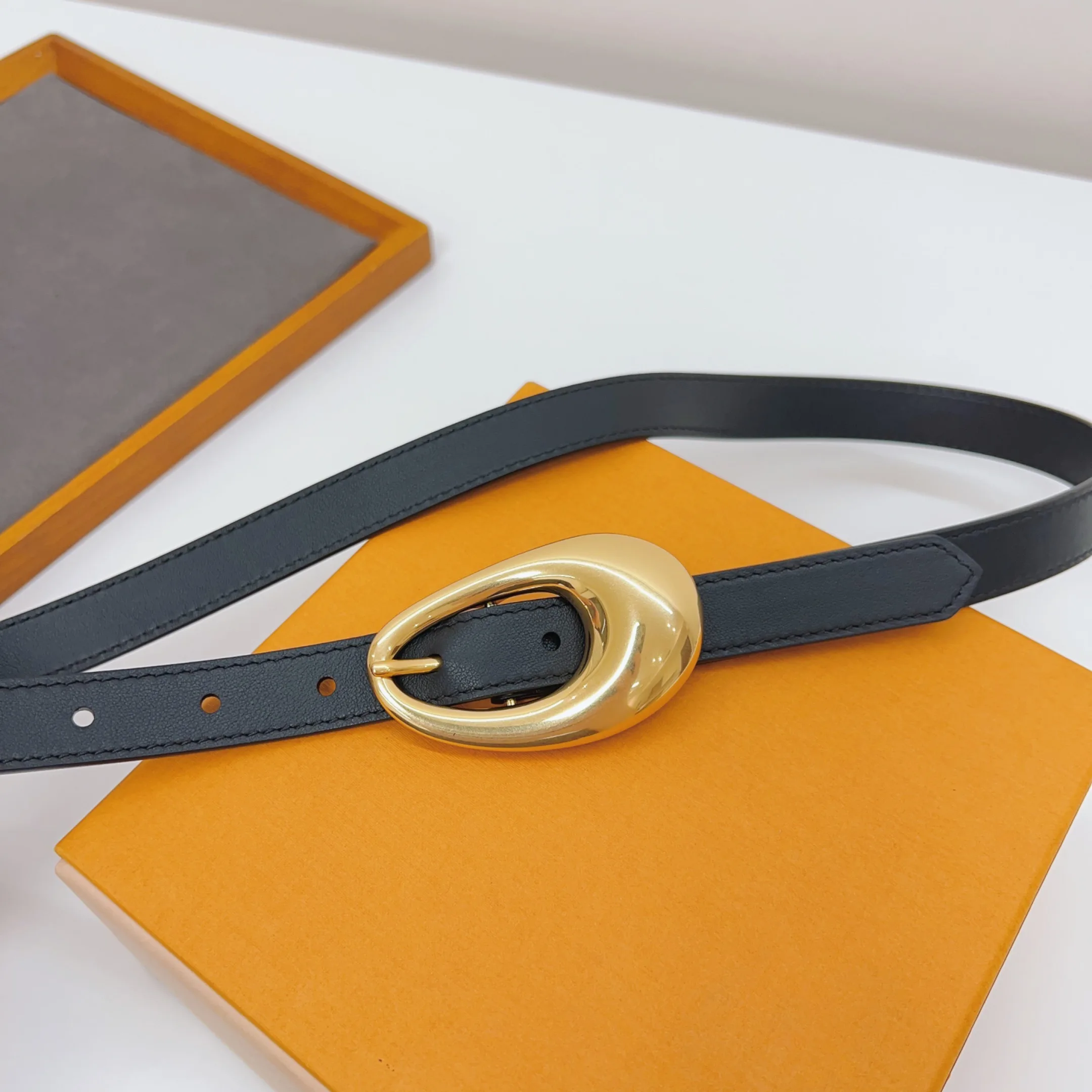 Women's genuine leather hundred with jeans brown belt female 2025new summer fashion Luxury Designer decoration High Quality