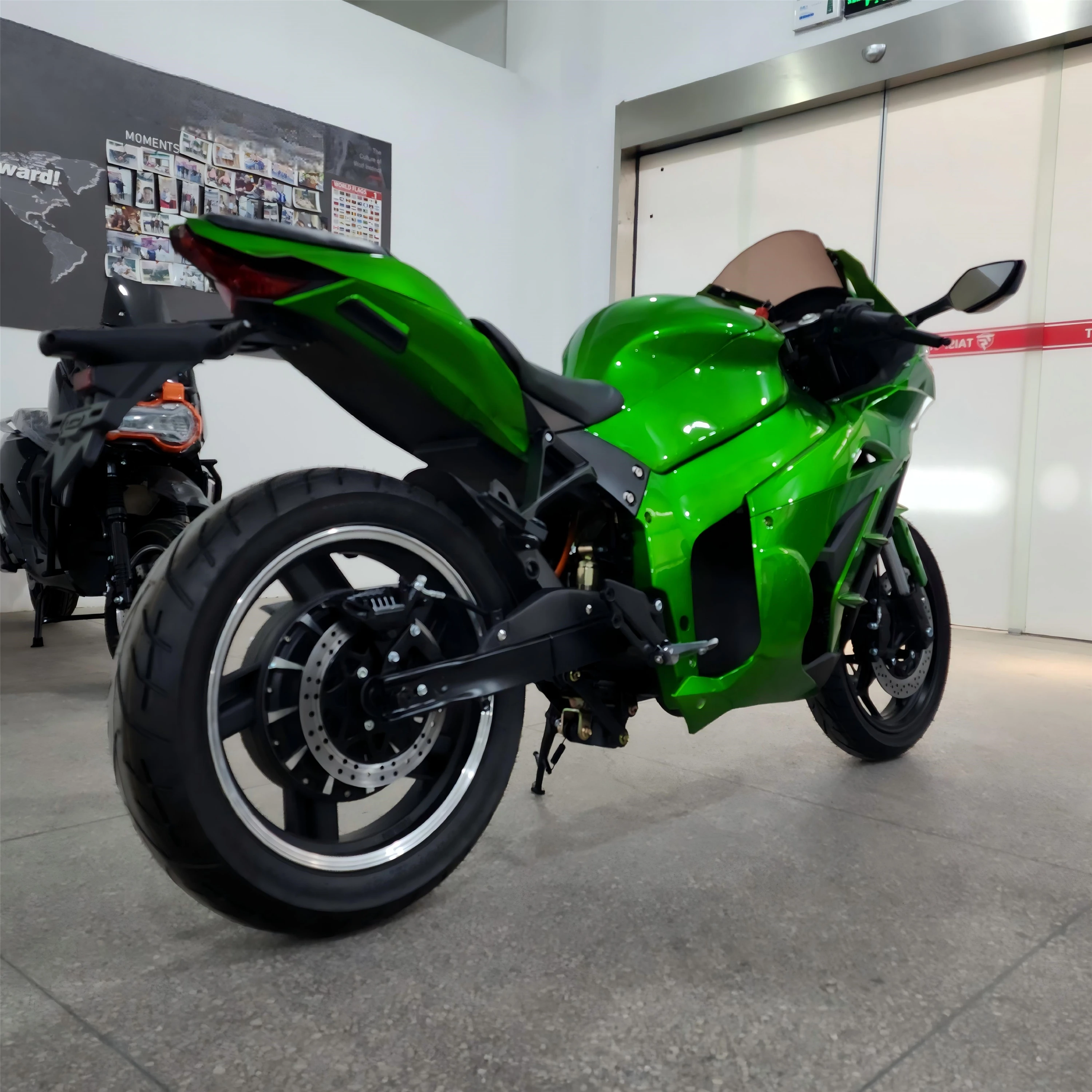 bss2026 China factory direct sales of the latest adult electric two-wheel racing motorcycle 3000W-10000W motor lithium battery 8