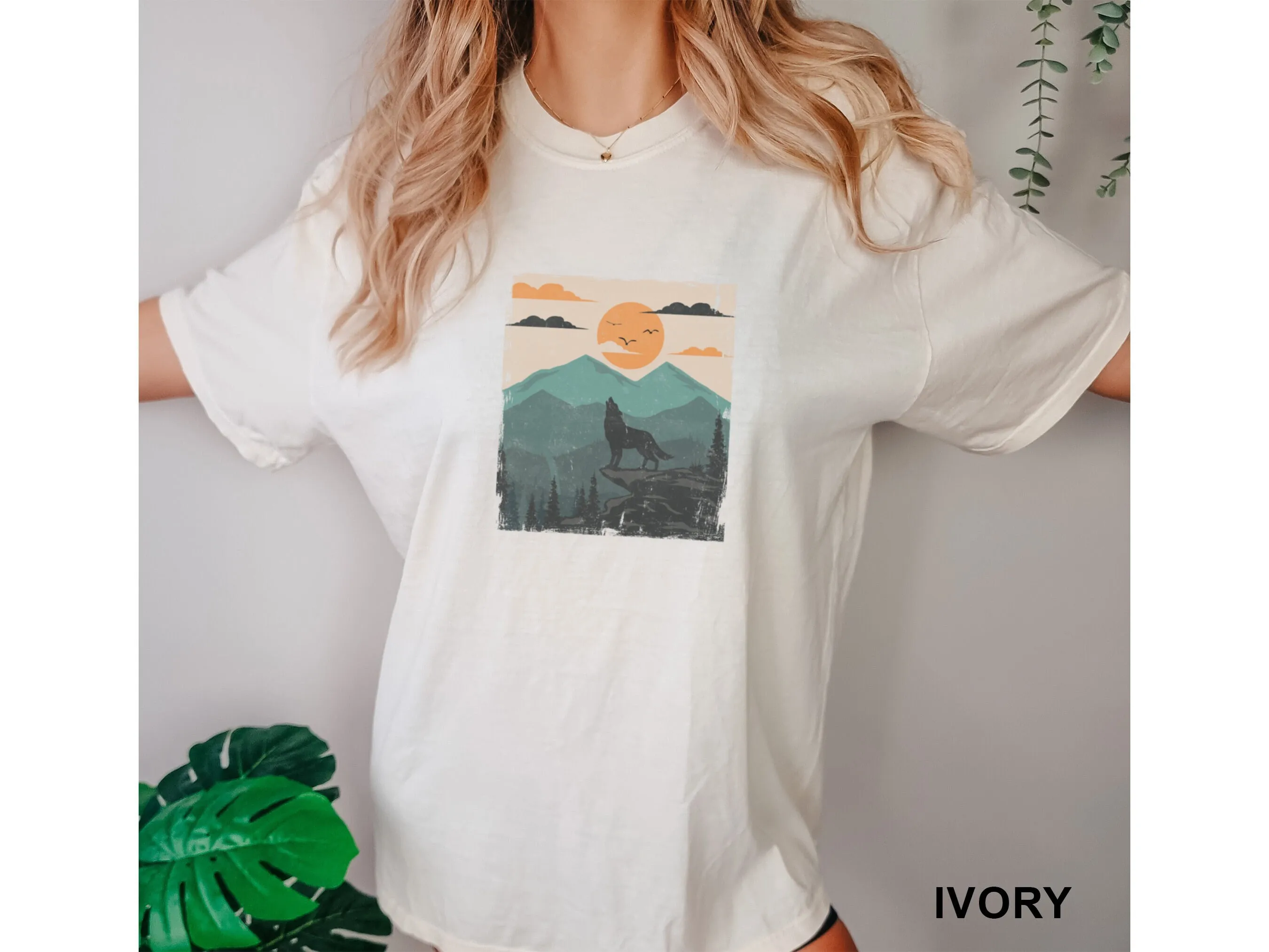 Trendy Outdoor Nature Camping Howling Wolf Gift For Her Women Comfort Colors Garment Dyed T Shirt