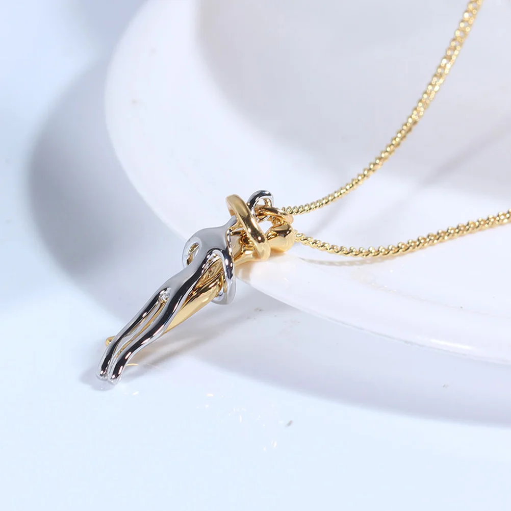 

Couple Hugging Necklace Romantic Pendant Stylish Love Witness Fashion Jewelry Gift Idea For Her Him Valentine's Day Neck Pendant