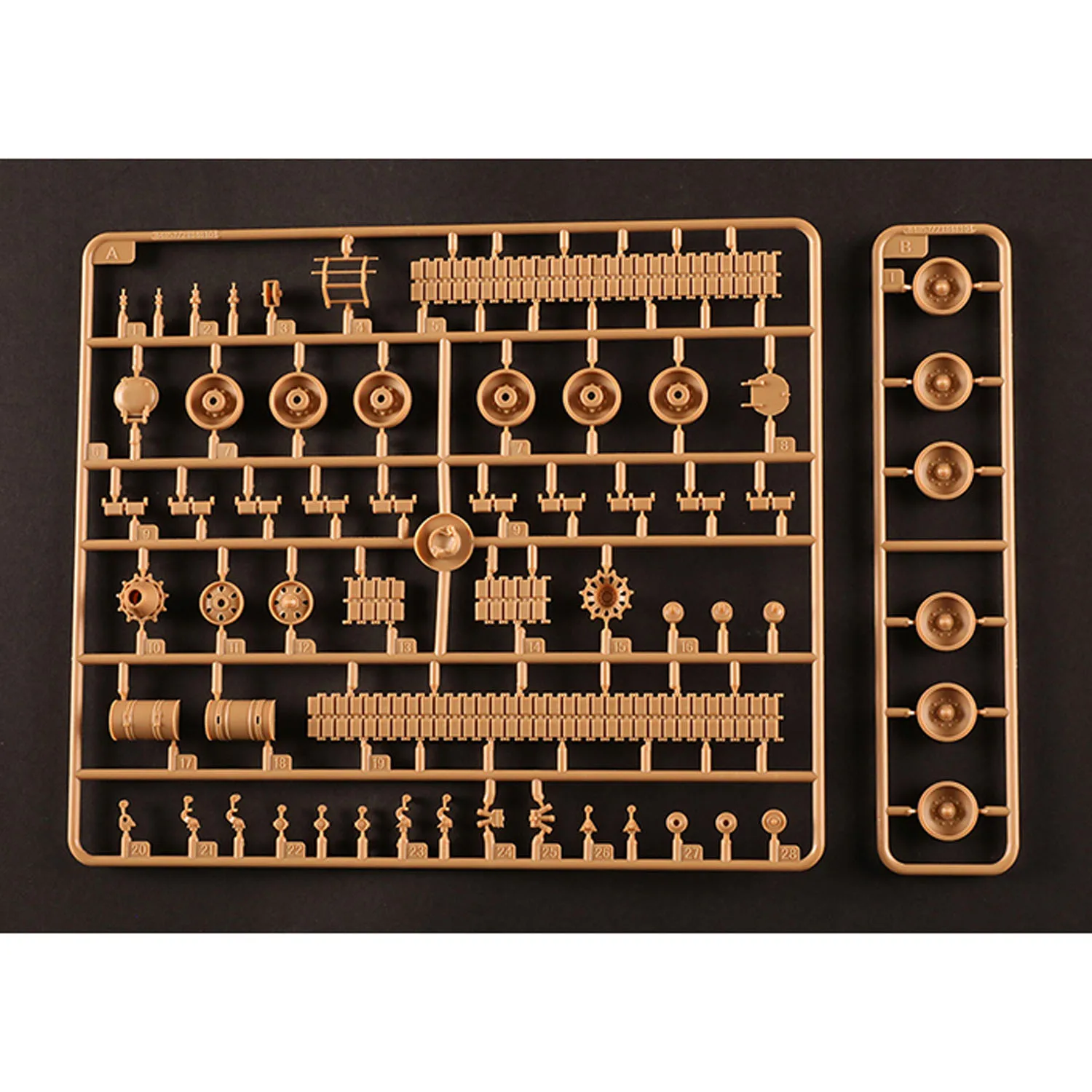 

Hobby Boss 84852 1/48 British Challenger II MBT Основный боевой танк 190 + шт. Комплект пластиковой статической модели в разобранном виде Реалистичный дизайн