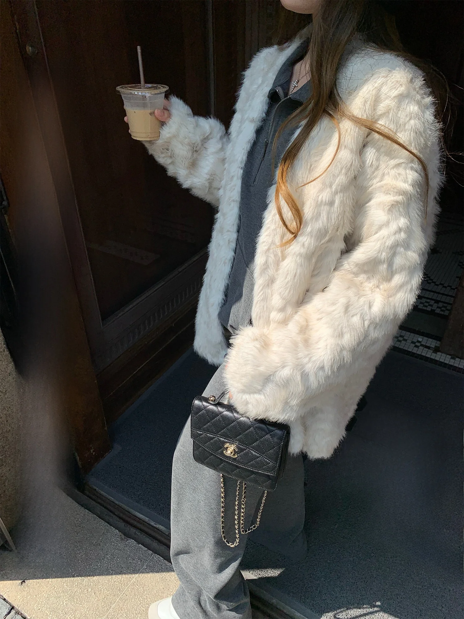 

Hhyii Winter Letter Arrives: Экологичное женское осенне-зимнее пальто из кожи и меха, короткая верхняя одежда с интегрированными элементами из меха и кожи