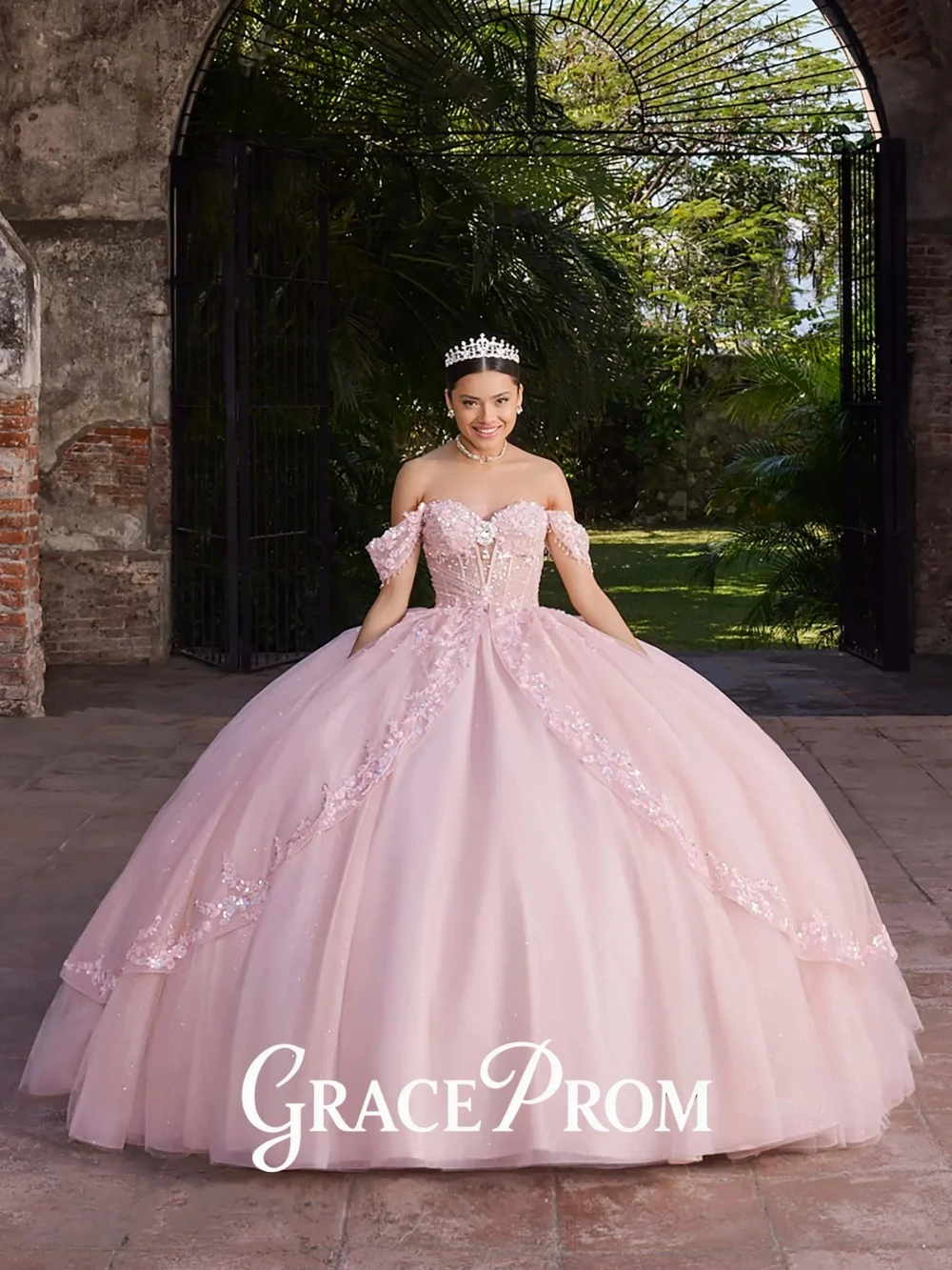 

Dazzling Quinceanera Dress Girls Sparkling Embroidery Sweetheart Neckline Off The Shoulder Vestidos De 15 Años Plus Customized