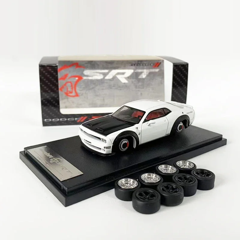 

Fine Works 1:64 Model Car SRT Hellcat Wide Body Alloy Die-Cast Sport Vehicle Collection - White