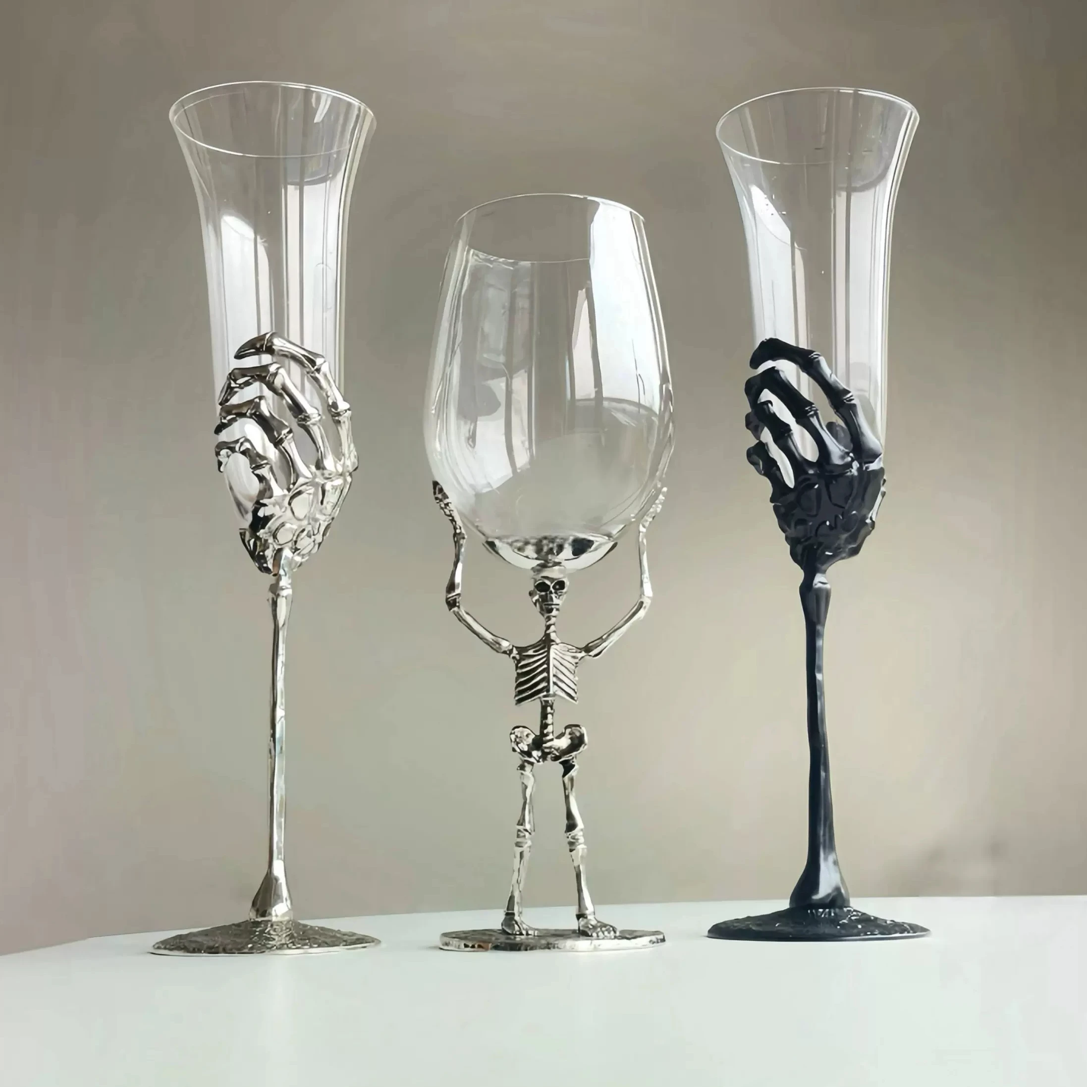 

Ghost Hand Skeleton Red Wine Cup Champagne Cup Metal Little Man Raise Cup Creative Halloween Gift Crystal Home Decoration