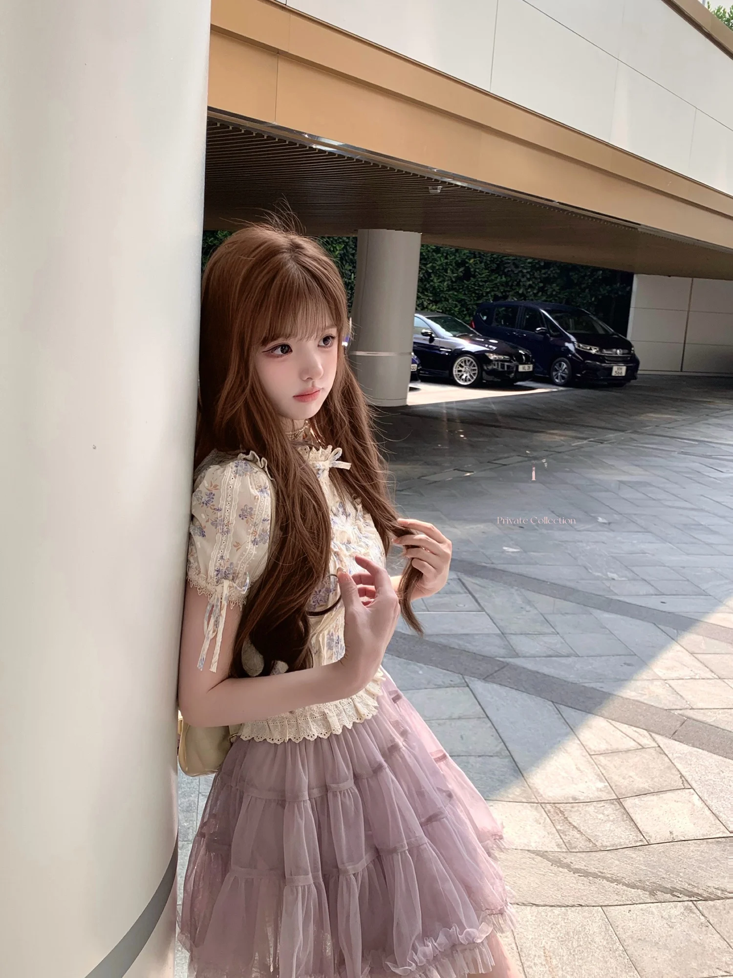 

Нежный комплект: топ с вышивкой и пышными рукавами, фиолетовая юбка с цветочным кружевом и рукавами-фонариками для женщин