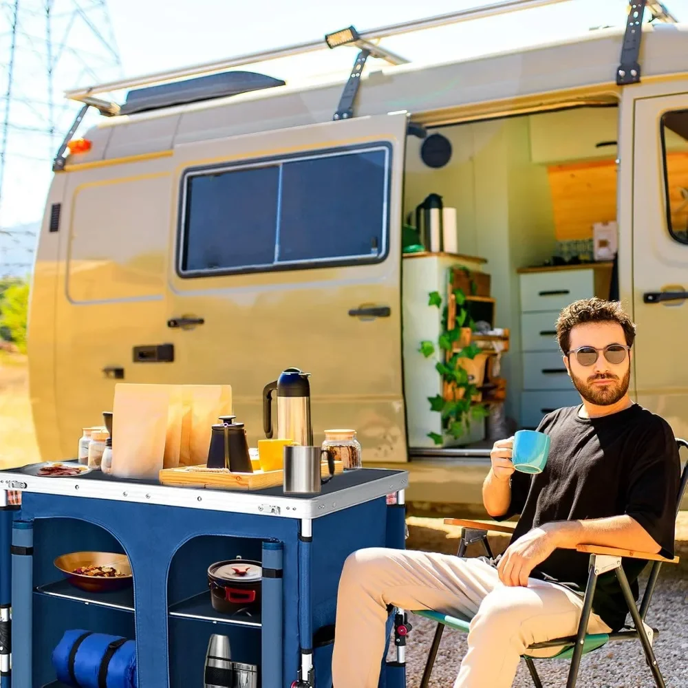 طاولة تخييم مزدوجة قابلة للطي للاستخدام الخارجي قابلة للتخصيص مع منظم تخزين كبير من 3 طبقات وجيوب جانبية، محمولة سهلة الإعداد