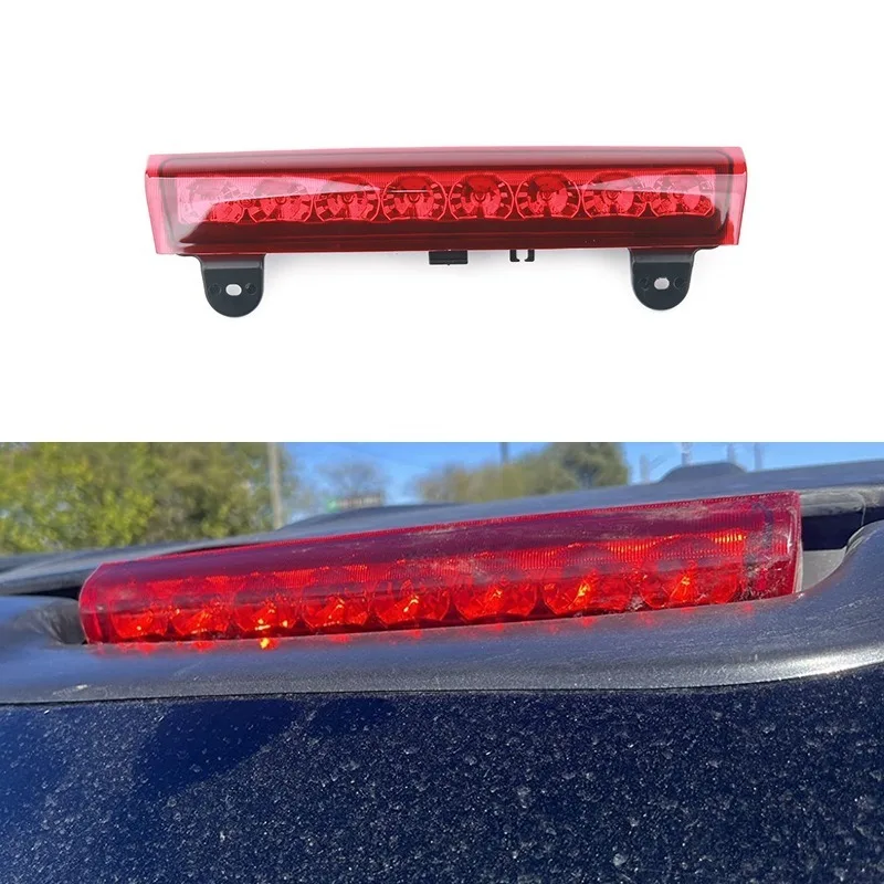 Tailgate Replacement Rear Brake Light Led Brake Light Applicable for Chevrolet Suburban 2000-2006 GMC1500 GM2890107 Car Lights
