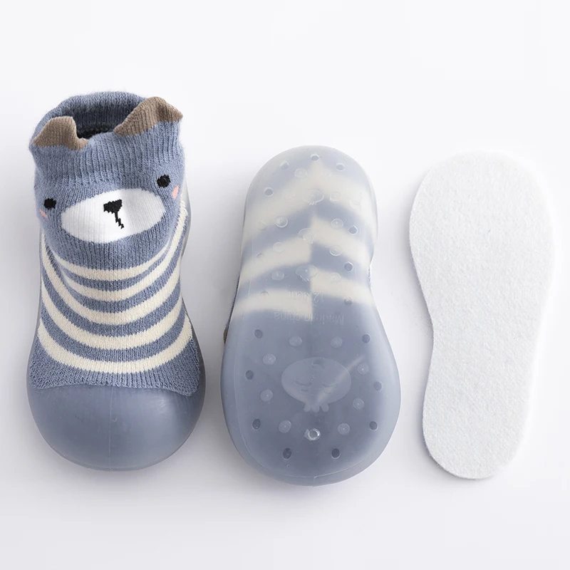 幼児用の柔らかいゴム製滑り止めファーストウォーカーシューズ、赤ちゃん用のかわいいフロアシューズ、クラシックなストライプスタイル、男の子と女の子用の暖かい靴下、秋と冬