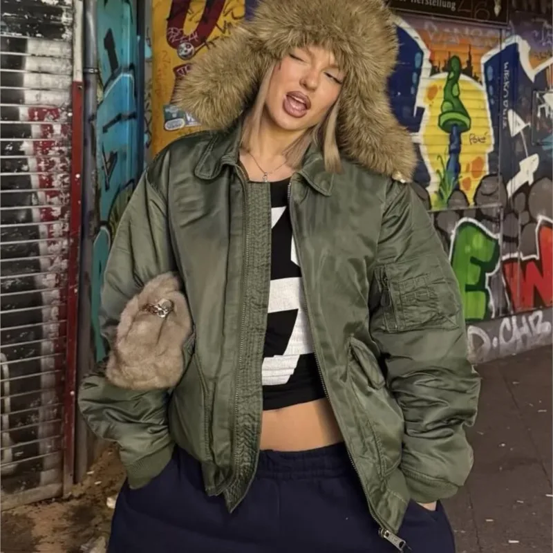 

2025 Autumn New Women's Collared Bomber Jacket Cotton Outerwear Large Pocket Detail Warm Windproof Design Daily Wear Tops
