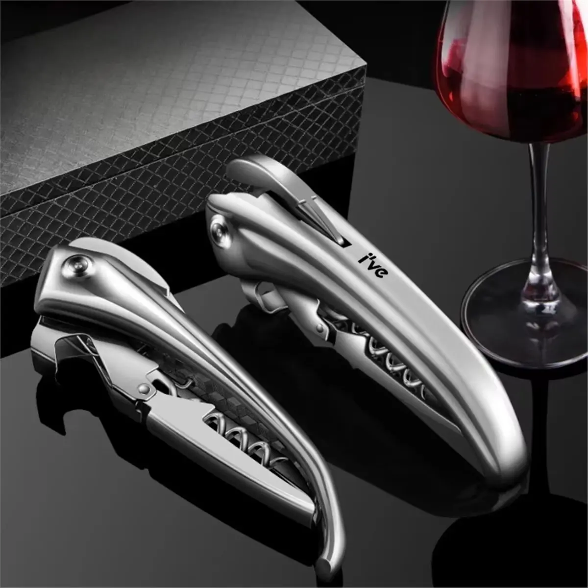 2026 New Red Wine Bottle Opener Multi-Functional Stainless Steel Screwdriver Household Beer and Wine High-End Bottle Opener
