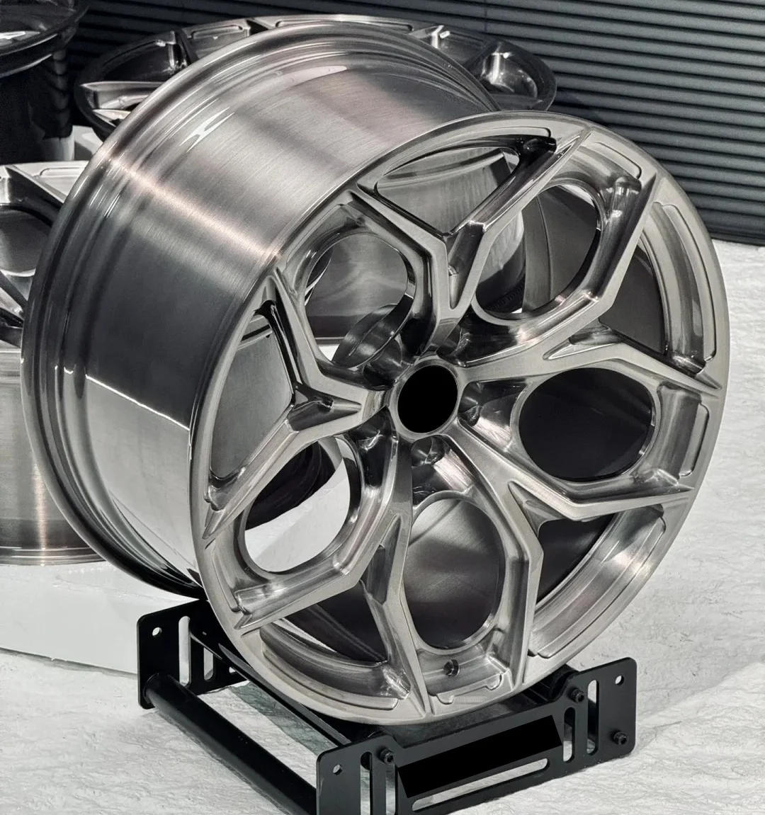 

LSGZL monoblock forged wheel rims 6061-T6 alloy custom luxury for Chevrolet Toyota 15~26 inches 5x120 5x130 5x112 5x114.3