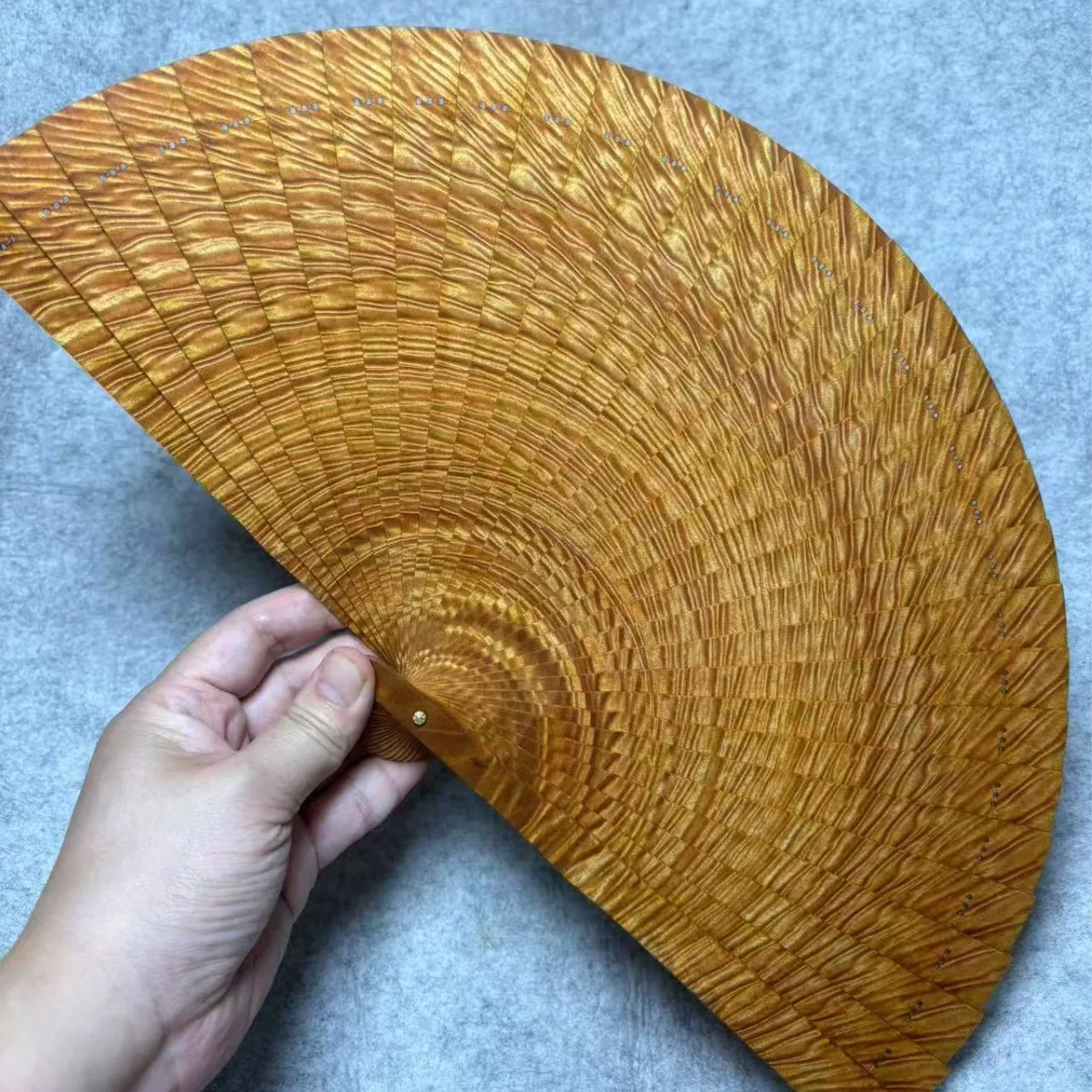 ZZ 2026 Handmade Golden Nanmu Su Folding Fan Chinese Craft Fan Collectible Wooden Foldable Fan Gift For Collection