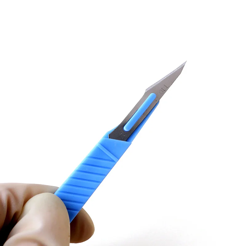 Disposable sterile surgical knife with independent sterile packaging