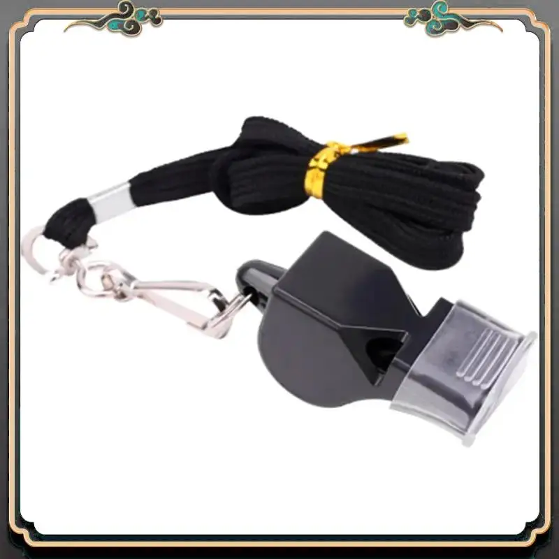 

Набор красных и желтых карточек премиум-класса для судьи в футбольном матче. Оборудование футбольного арбитра. Красные и желтые предупреждающие карты