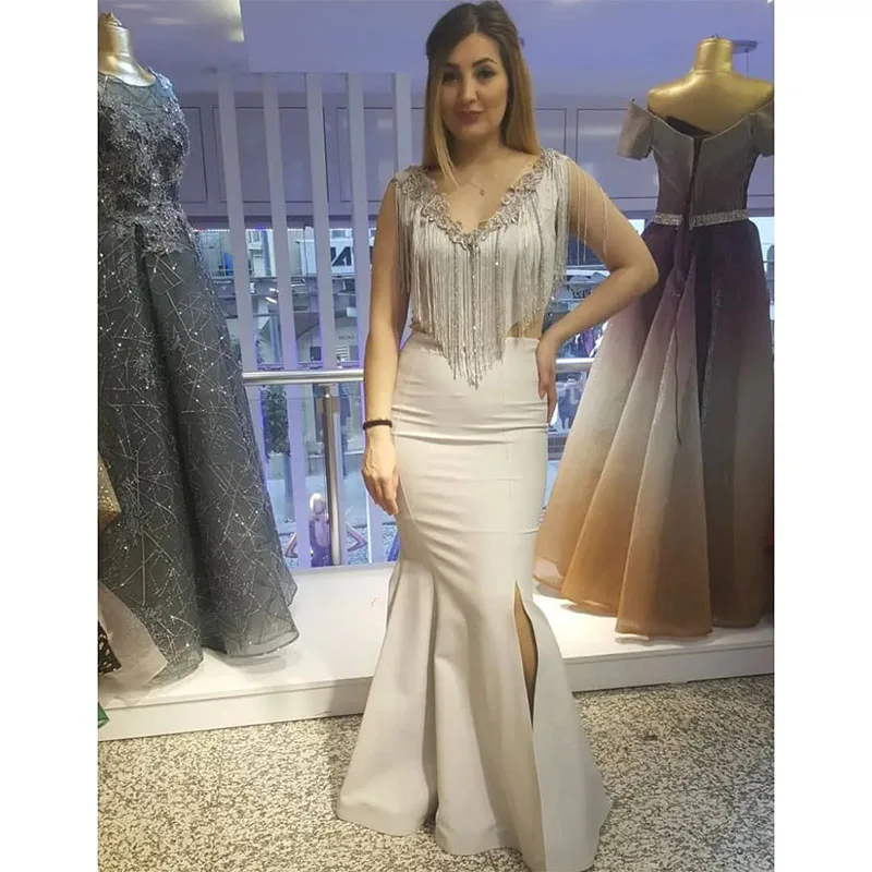 Customized Elegant Tassel Prom Dresses V Neck Sleeveless Satin Mermaid Evening Gowns Floor Length Saudi Arabia Special Dress