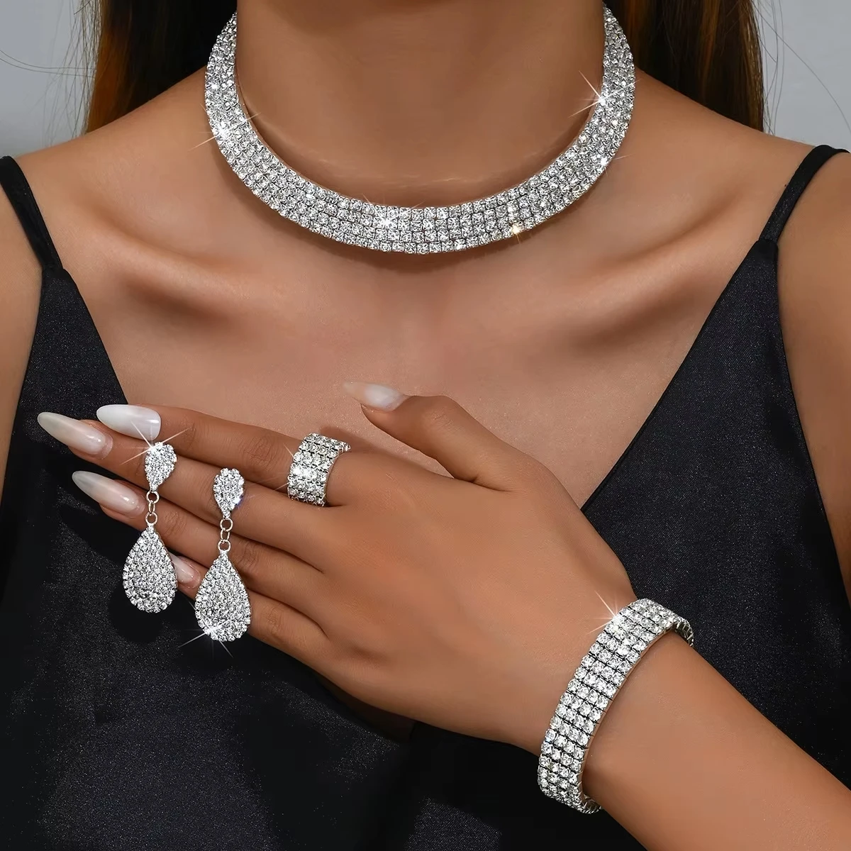 4/5pcs Luxurious Rhinestone Jewelry Set for Women,Choker, Earrings, Stretch Bracelet&Ring for Weddings Tassel Banquets & Parties