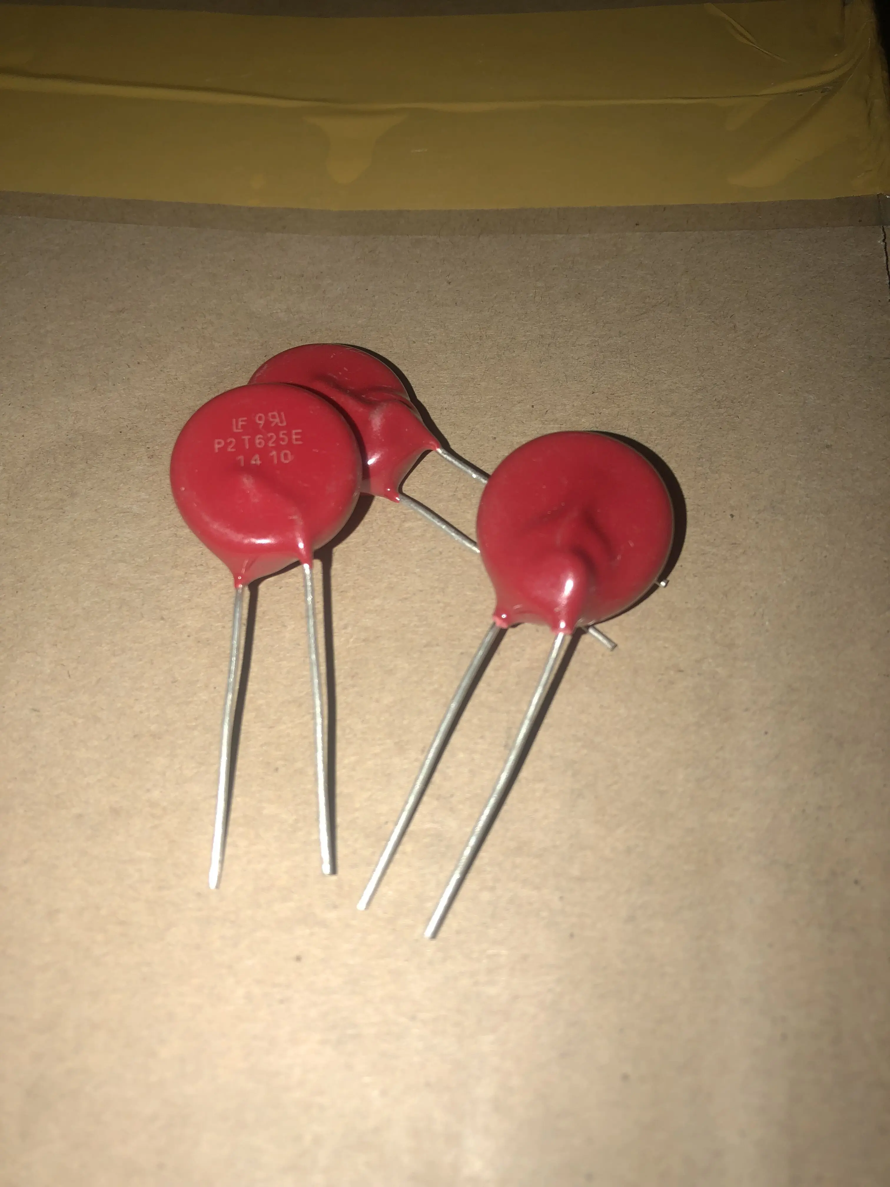 

50pcs/TMOV20RP625E Lite Varistor P2T625E