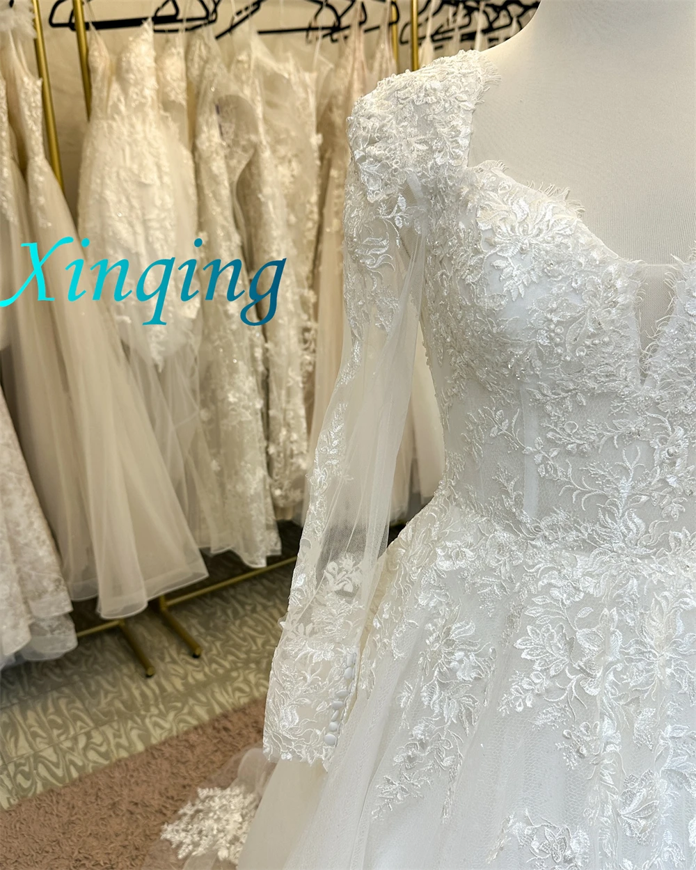 カスタムメイドの絶妙なチュールウェディングドレス、夢のようなVネックロングスリーブ、重工業ウェディングクラシックドレス2025、花嫁衣装