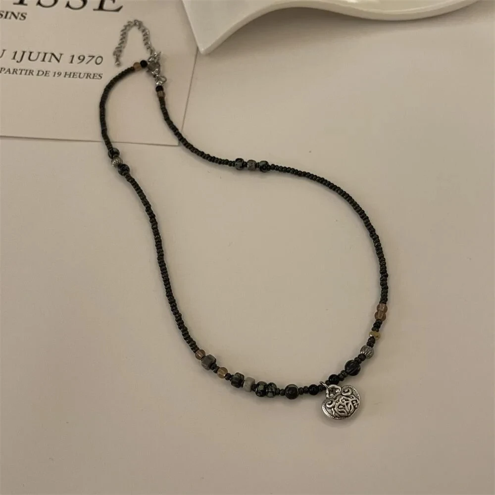 Ping An Lock Handmade Bone Chain with Retro Beaded Design Feeling: A Small Group Necklace with a New Chinese Style Chinese Style