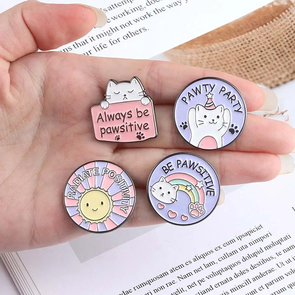 Hadiah untuk wanita ransel pria kerah kucing lucu Pin kaki kucing perhiasan Aksesori bros kucing kerah bros kucing Pin bros Enamel Pin Pin